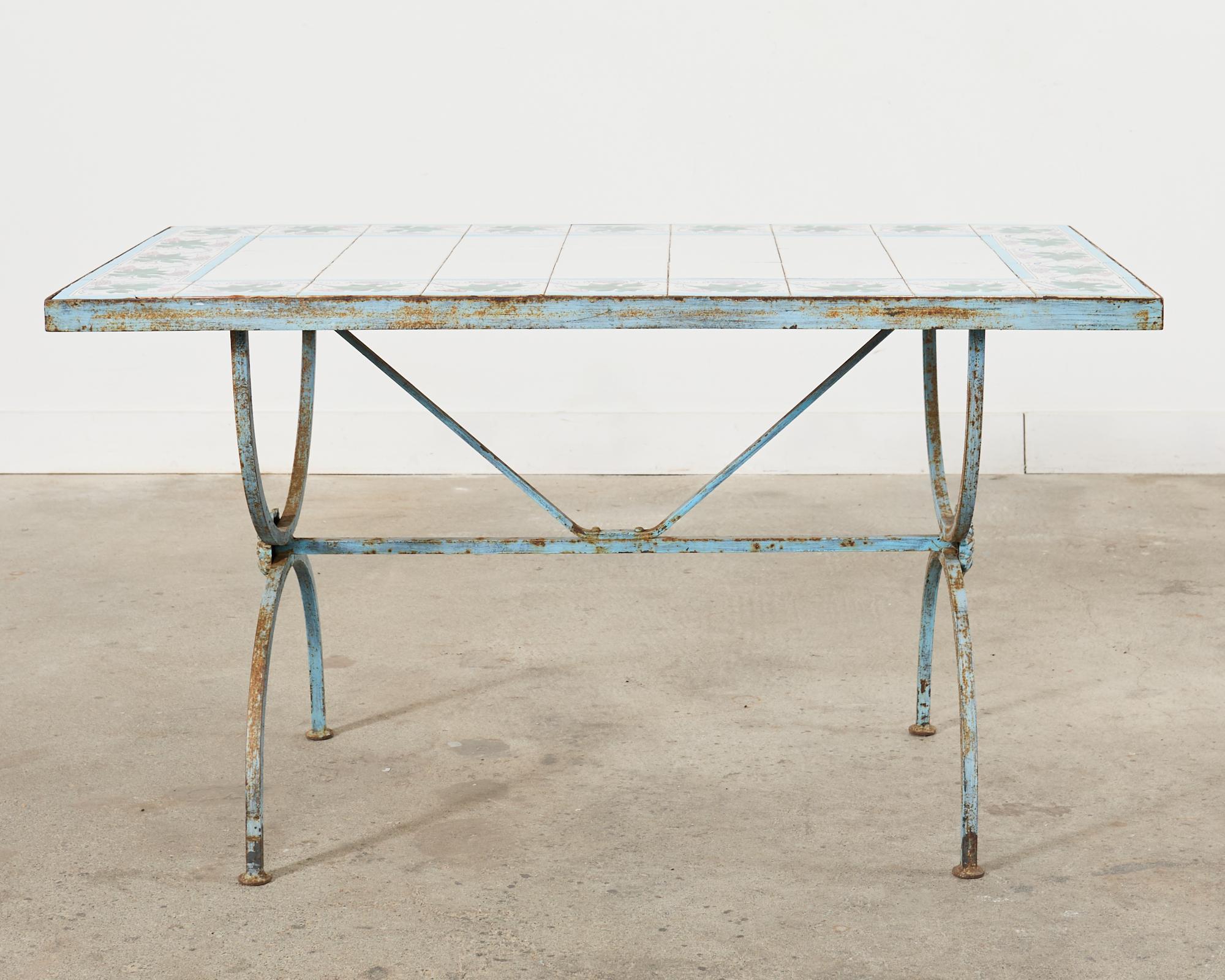 Table de salle à manger de jardin Curule à plateau en fer français en vente 12