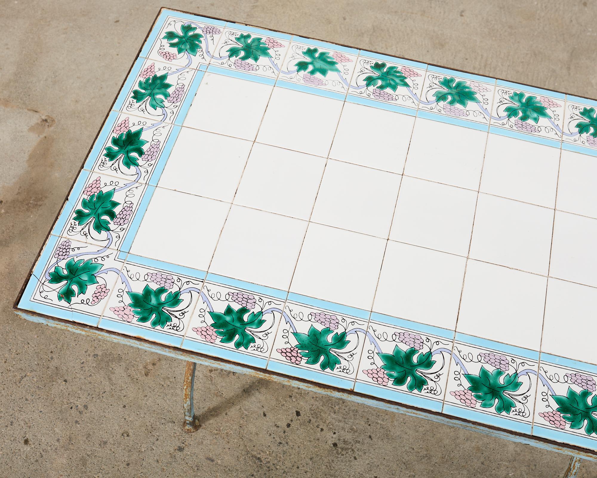20ième siècle Table de salle à manger de jardin Curule à plateau en fer français en vente