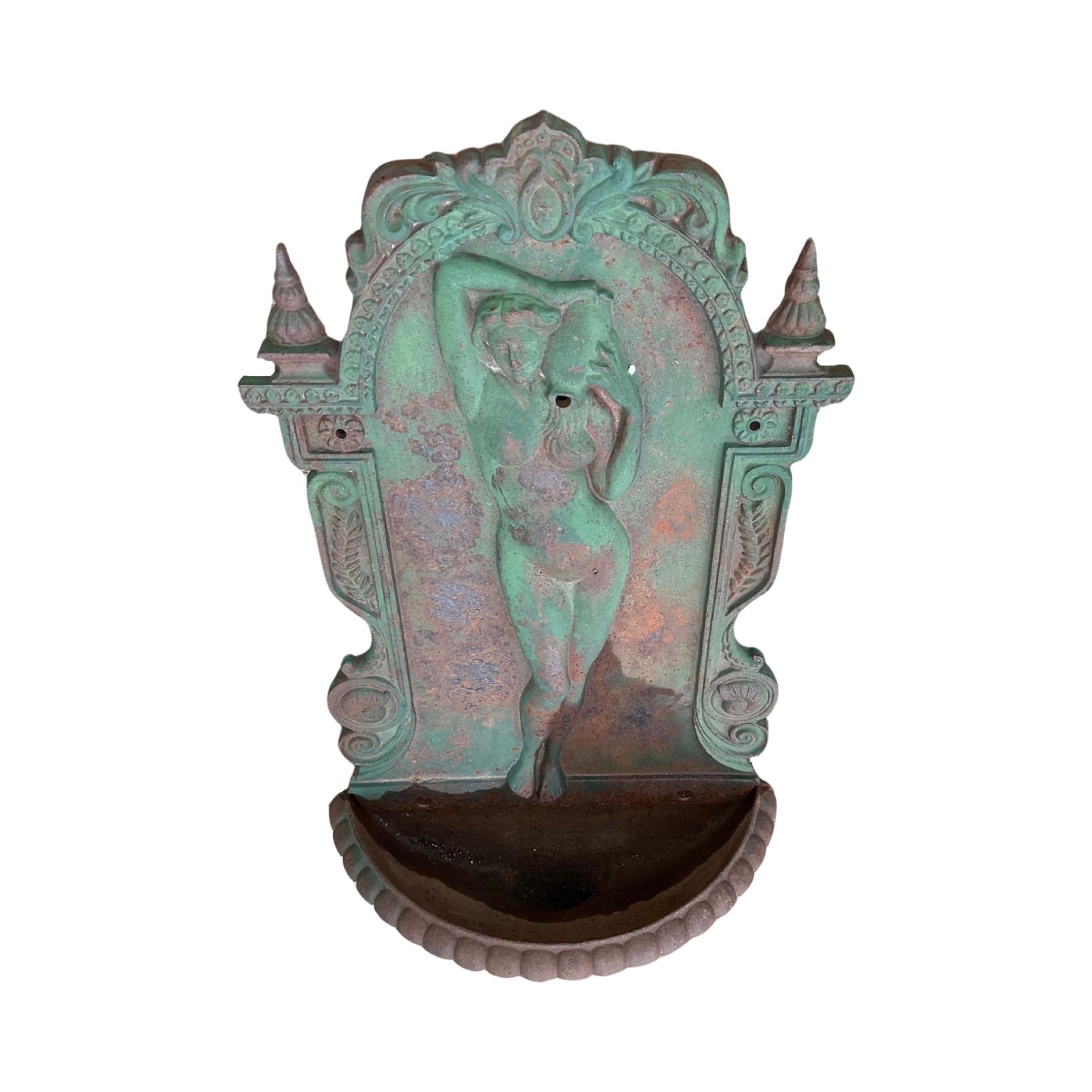 French Iron Wall Fountain In Good Condition For Sale In Dallas, TX