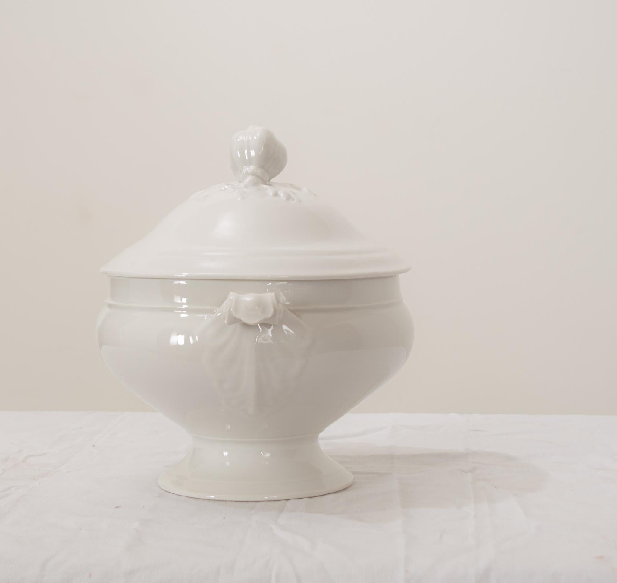 French Ironstone Lidded Tureen In Good Condition In Baton Rouge, LA