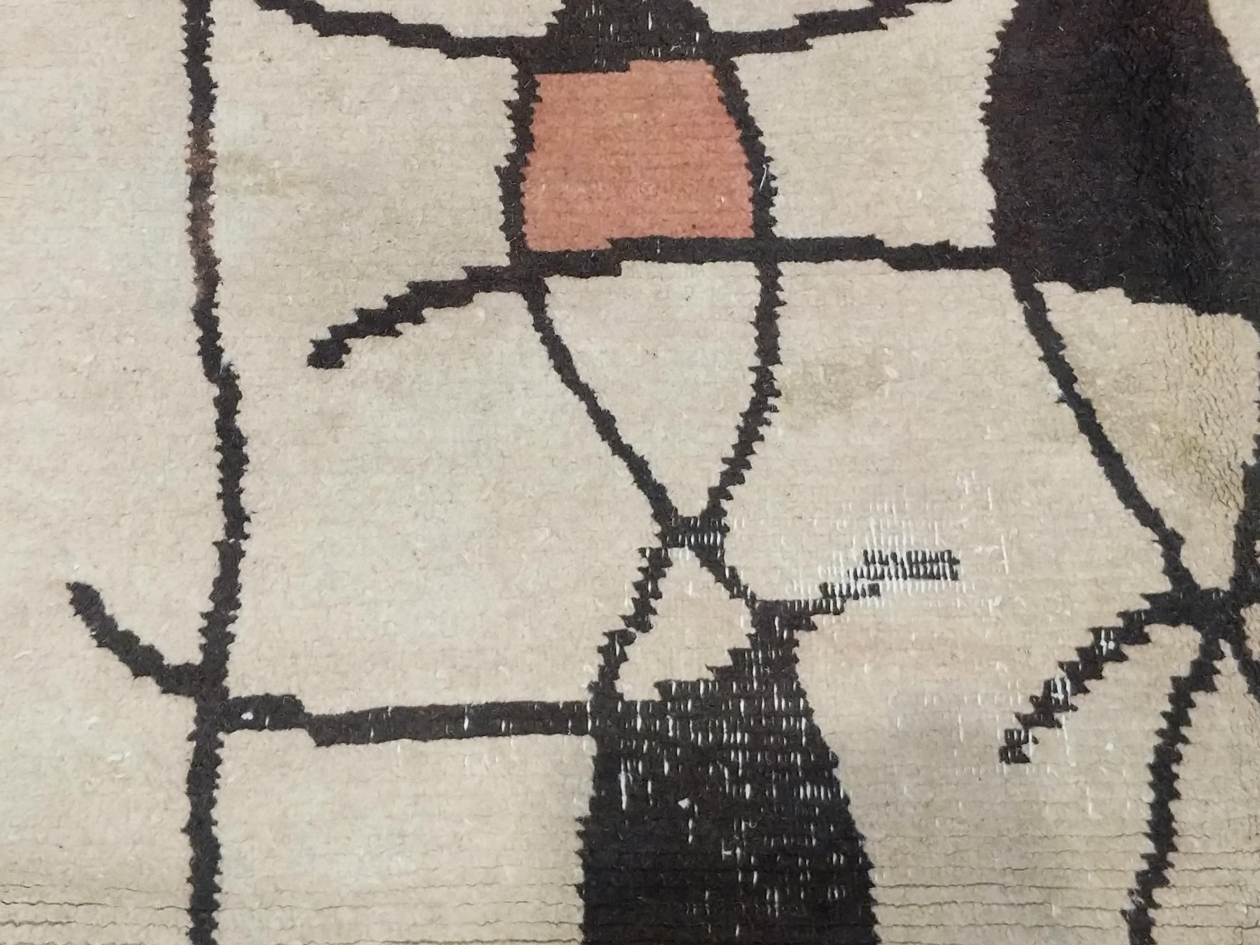 Milieu du XXe siècle Tapis Art Déco français ivoire abstrait et moderniste en vente