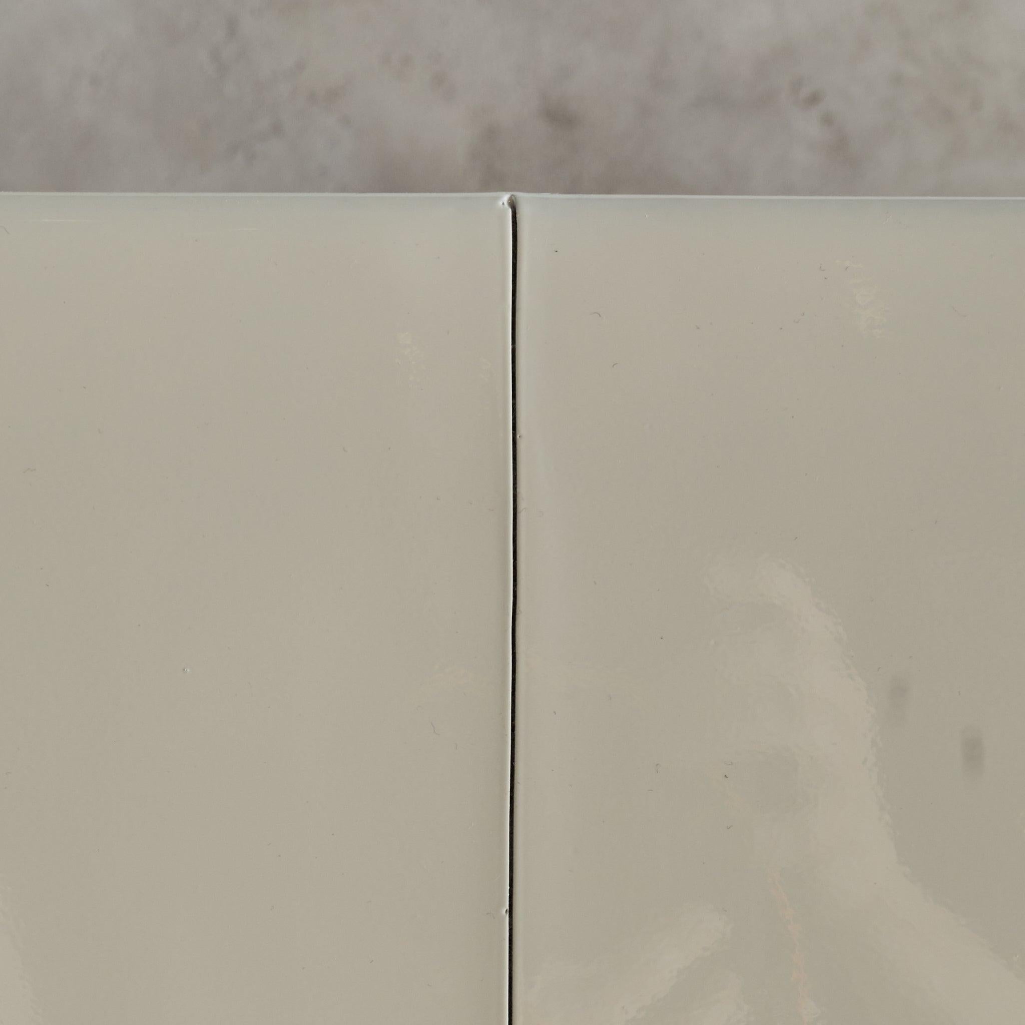 French Ivory Fiberglass Coat Rack by Valerique Douebrovinskes, 1973 en venta 3