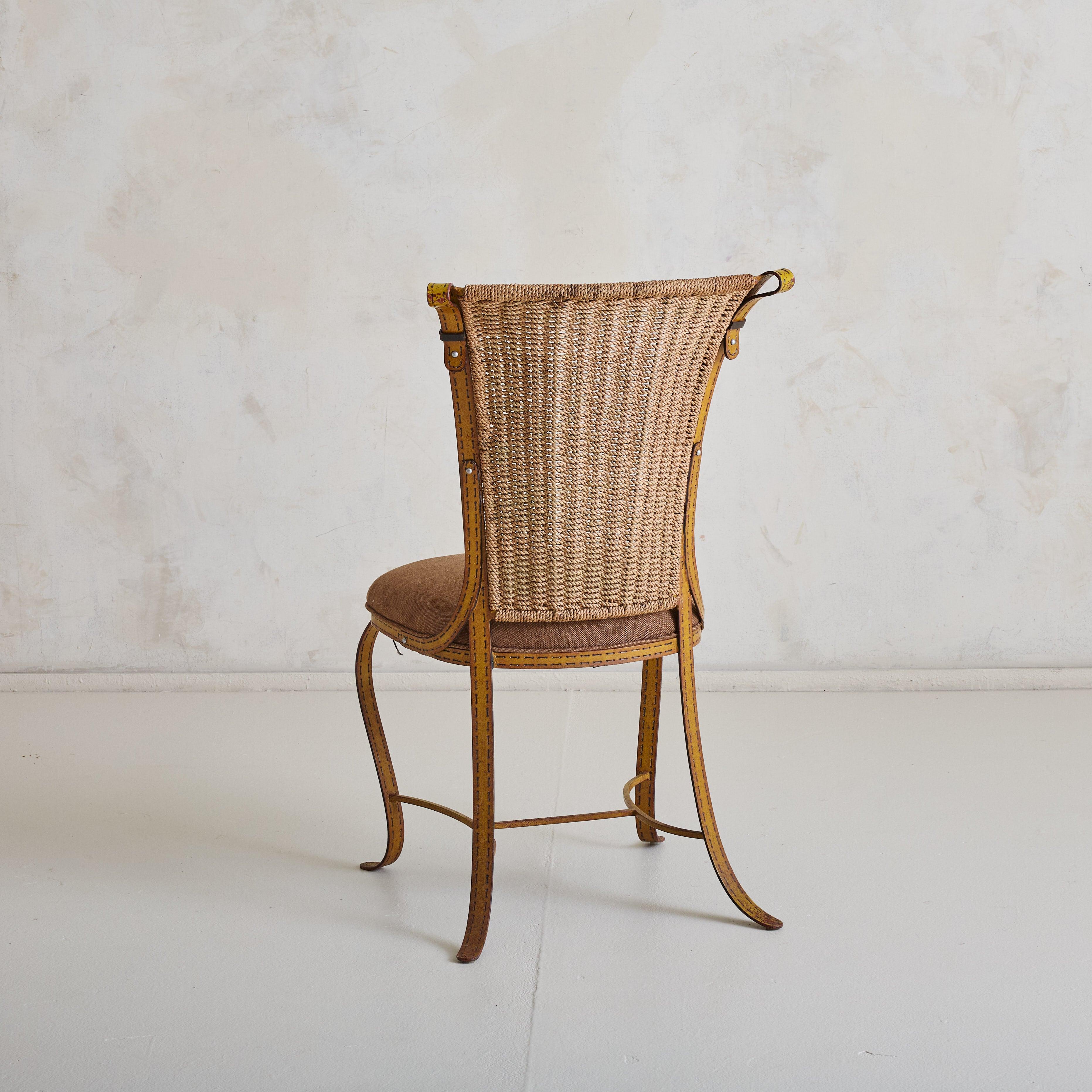 Français Chaise d'appoint française de style Jacques Adnet en fer et cuir, années 1960 - 3 disponibles en vente
