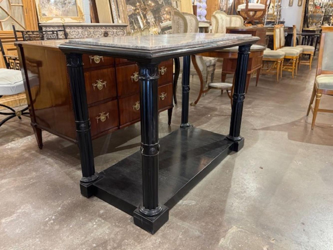 Consolas Francesas Lacadas en Negro Estilo Jansen con Encimeras de Mármol Francés en venta