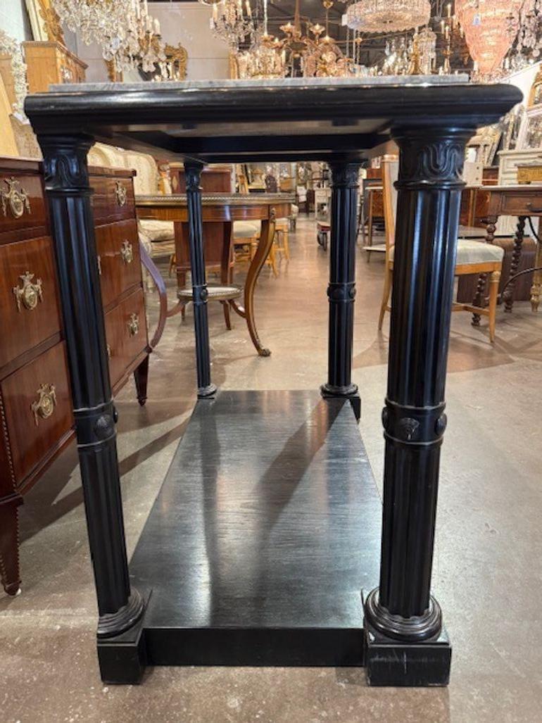 Consolas francesas estilo Jansen de roble lacado en negro con tapas de mármol Francés en venta