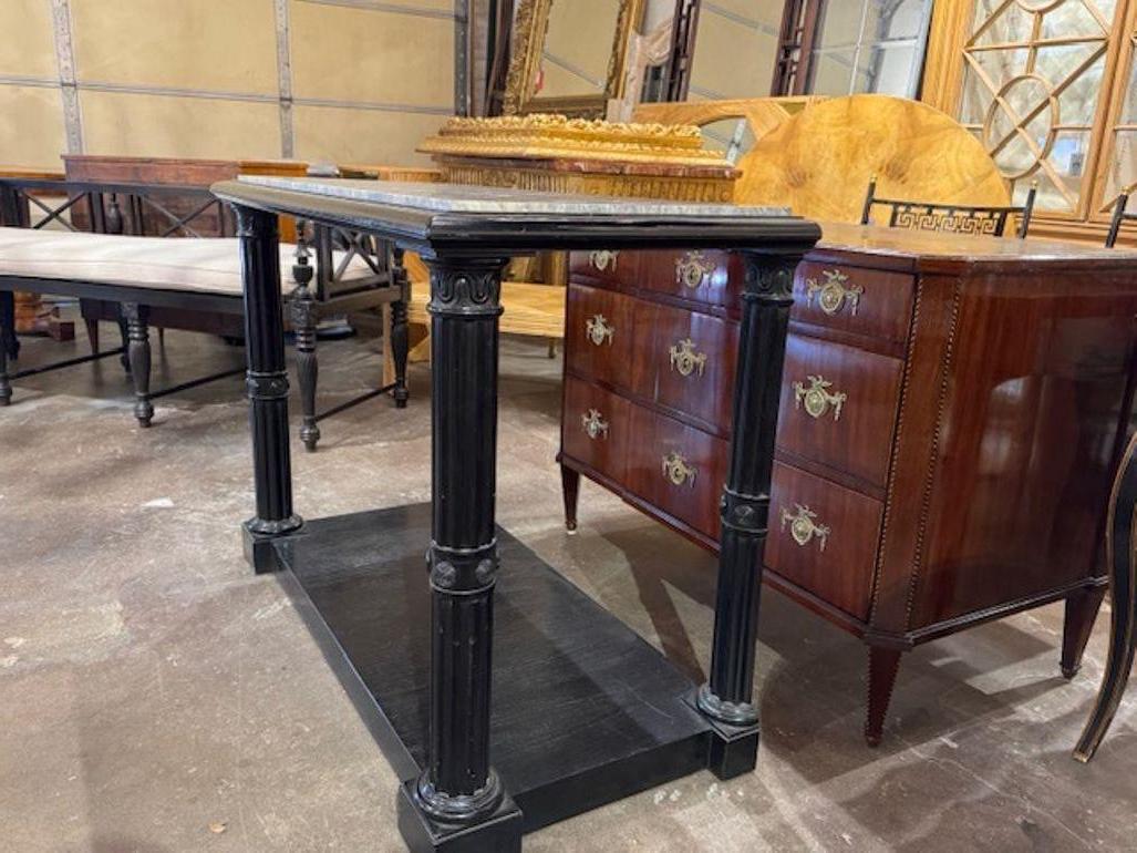 Consolas francesas estilo Jansen de roble lacado en negro con tapas de mármol en Bueno estado para la venta en Dallas, TX