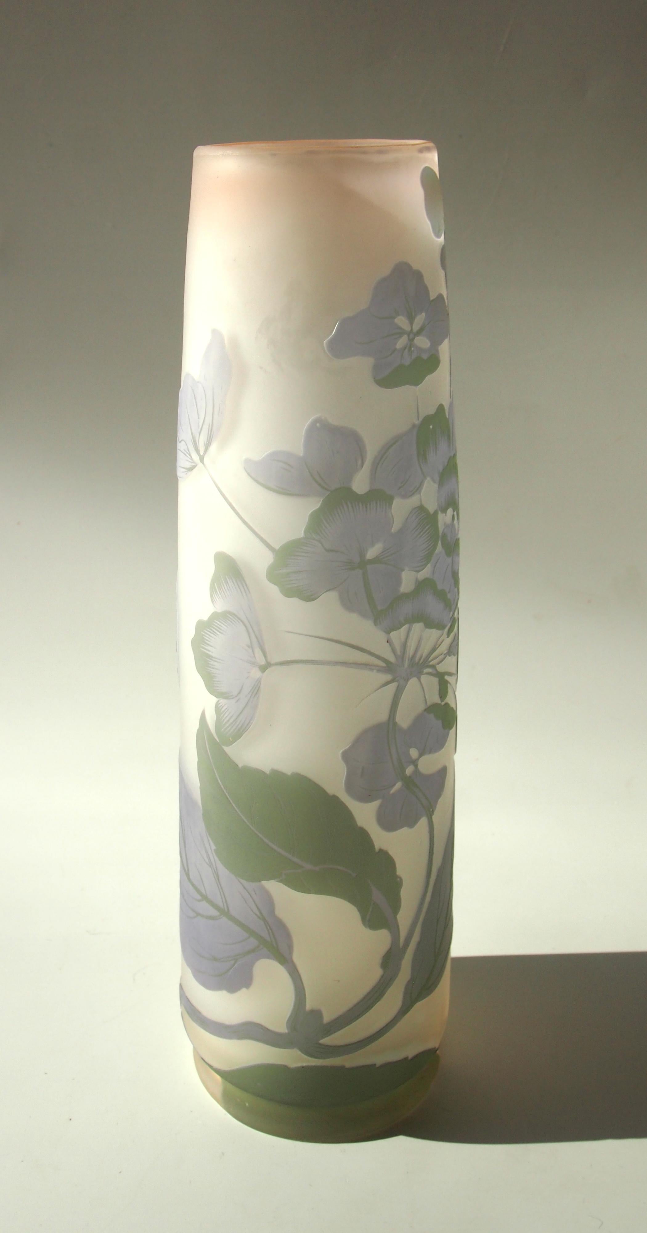 Early 20th Century French Japanese Style Art Nouveau Emile Galle Cameo Glass Vase Signed circa 1900