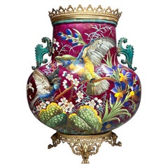 Vaso in maiolica in stile giapponese francese di Saint-Denis con montature in bronzo dorato, CIRCA 1890