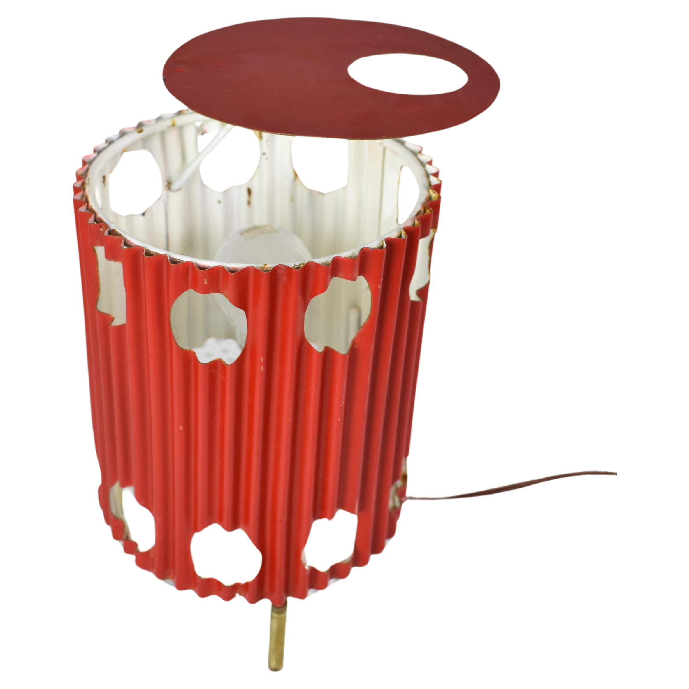 Lampe de table rouge 'Java' de Mathieu Matégot, 1953s en vente