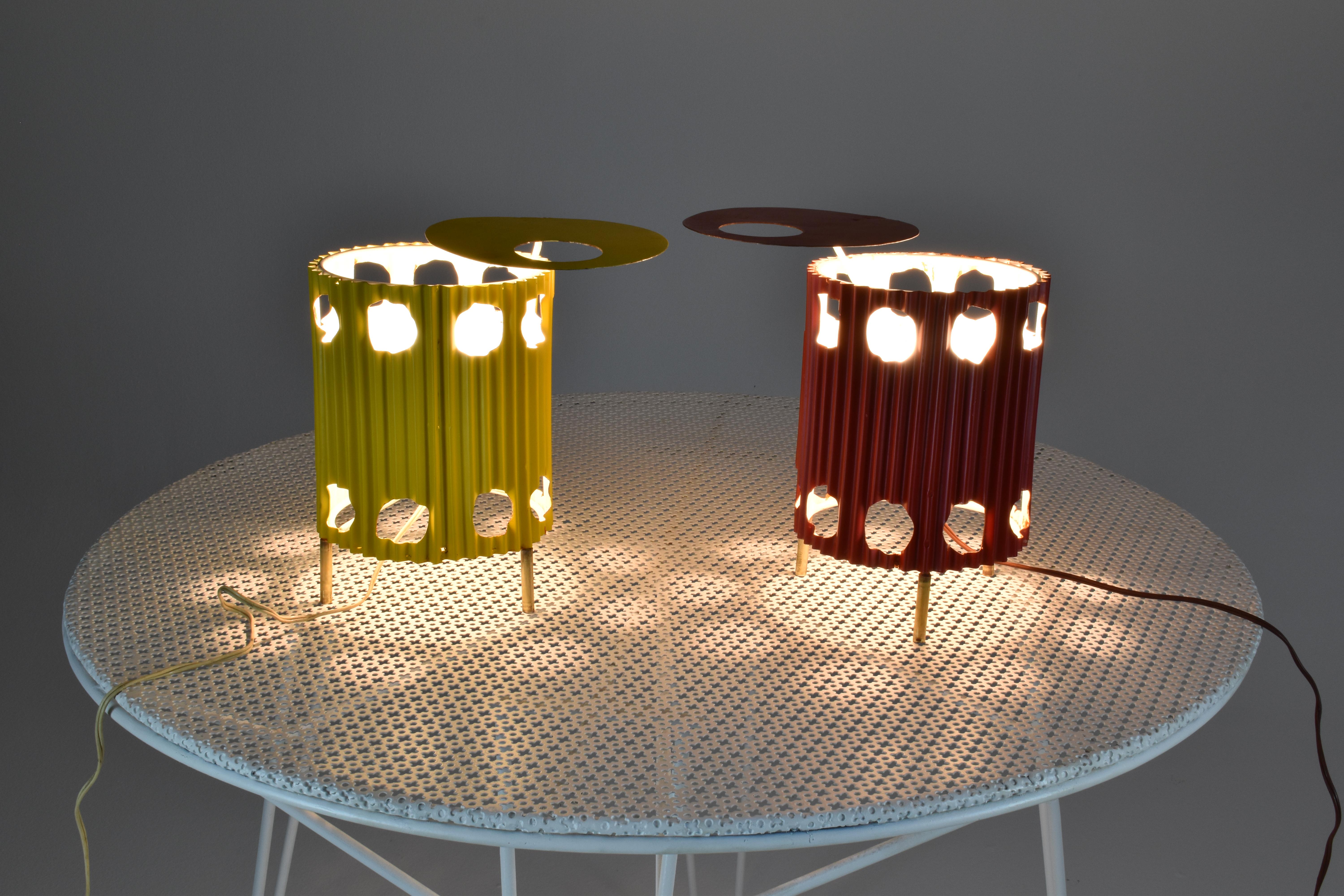 Lampe de table française 'Java' jaune par Mathieu Matégot, 1953s en vente 4