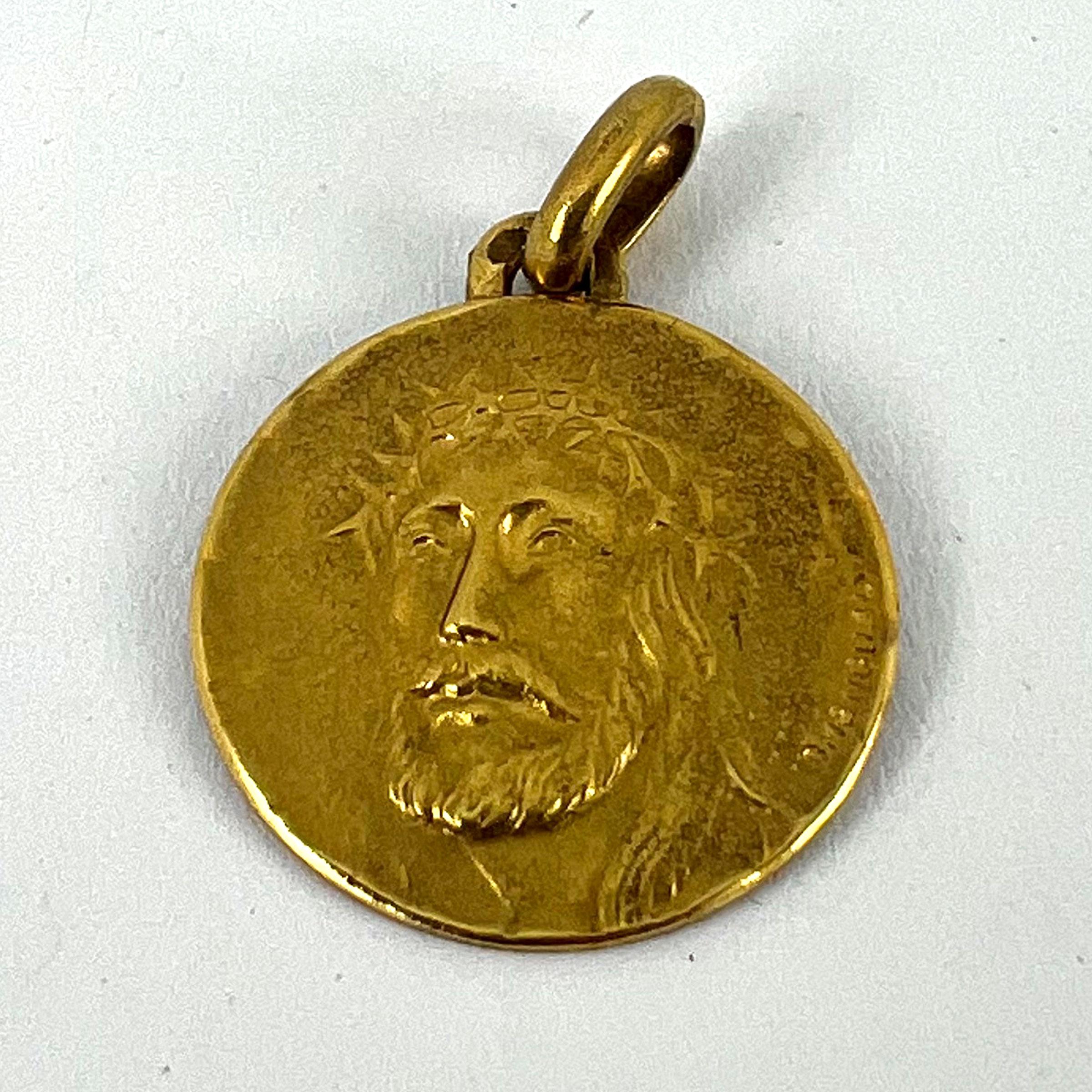 Pendentif médaille en or jaune 18K avec couronne d'épines de Jésus-Christ français en vente 8