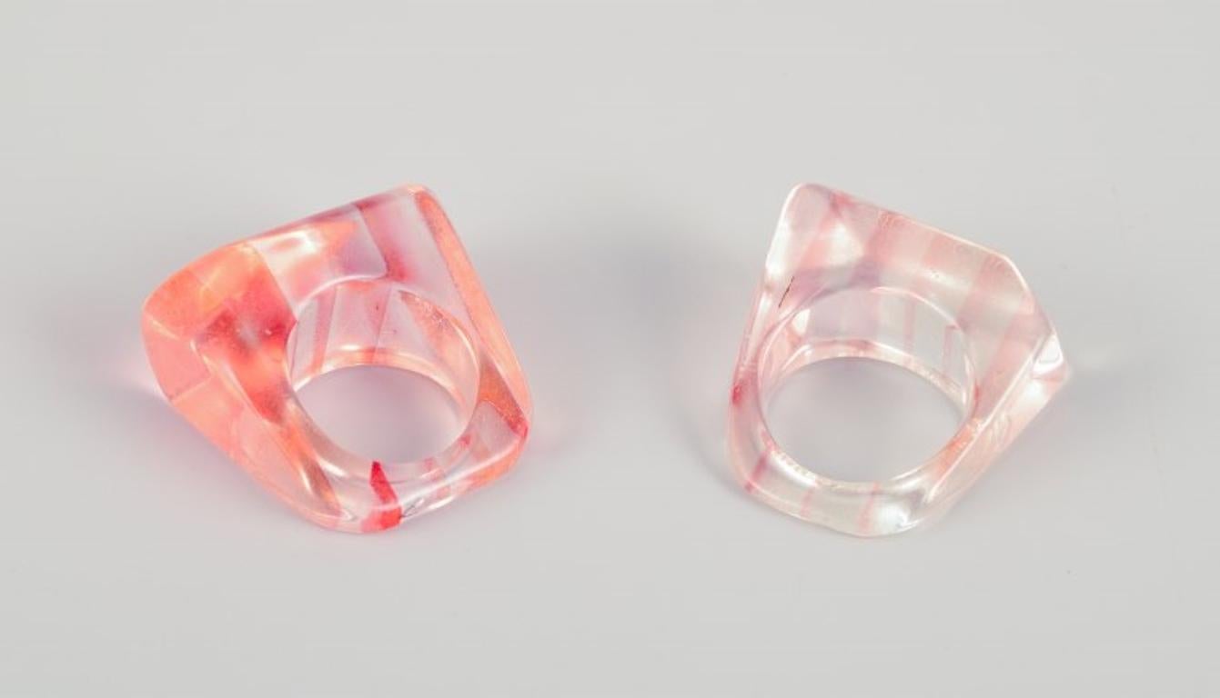 French jewelry artist. Five designer rings in plastic. Striped design. For Sale 5