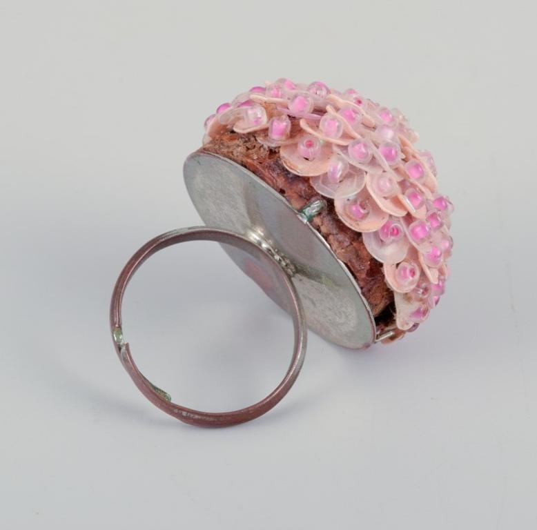 Artiste bijoutier français. Quatre anneaux design en métal et en plastique. Am designs/One. Excellent état - En vente à bronshoj, DK