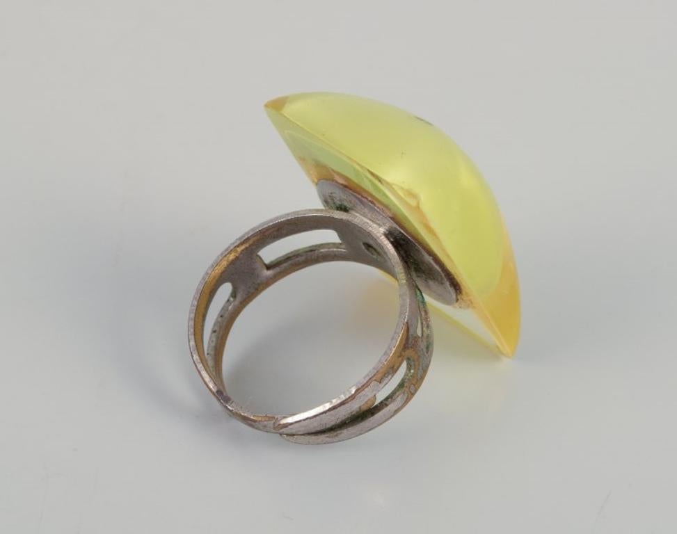 French jewelry artist. Four designer rings in metal and plastic. For Sale 3
