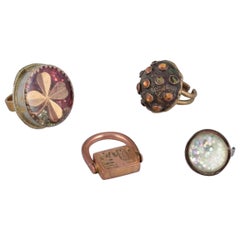 Artiste bijoutier français. Quatre anneaux design en métal. Variously designs.