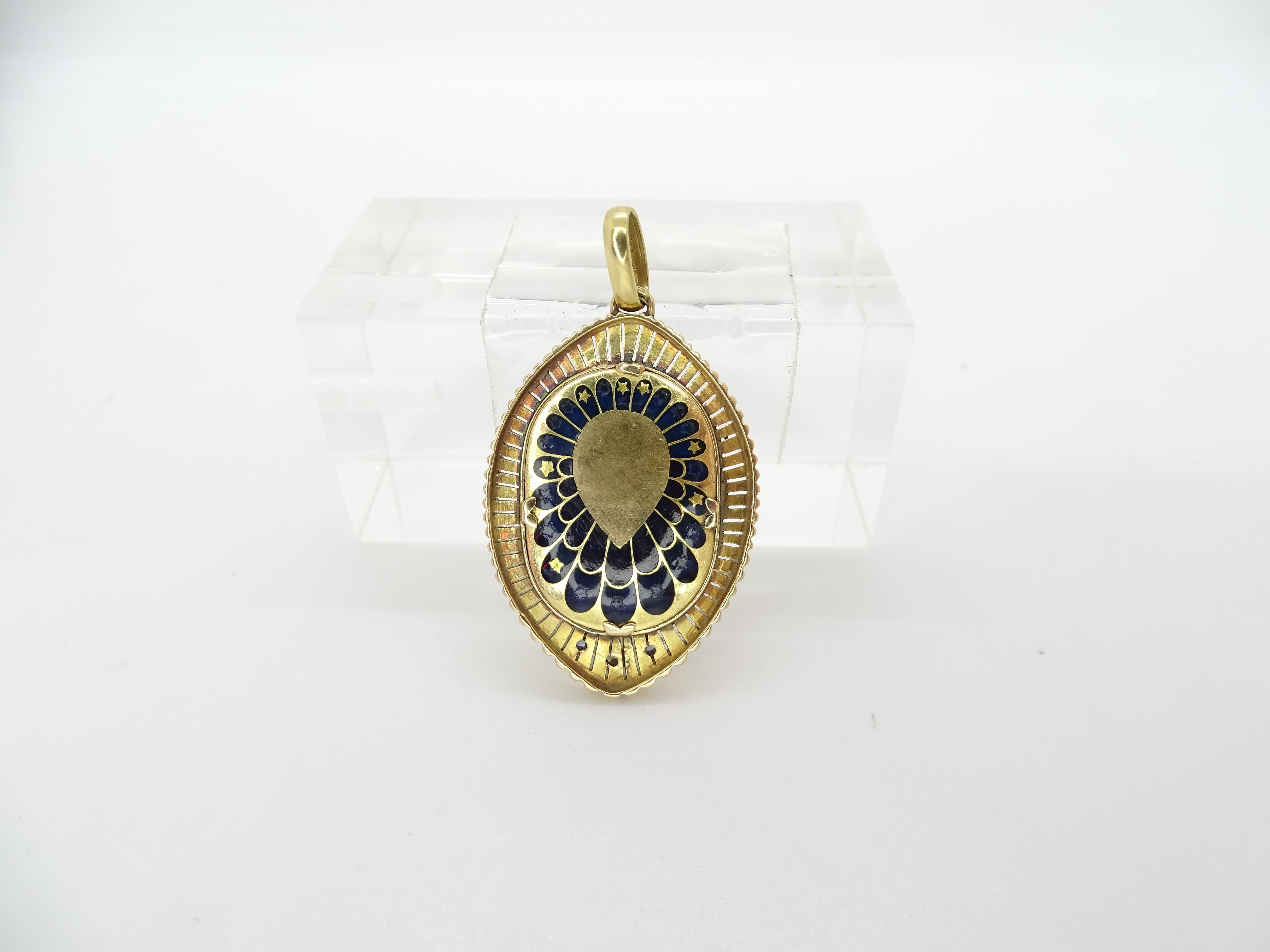 French jewelry pendant 