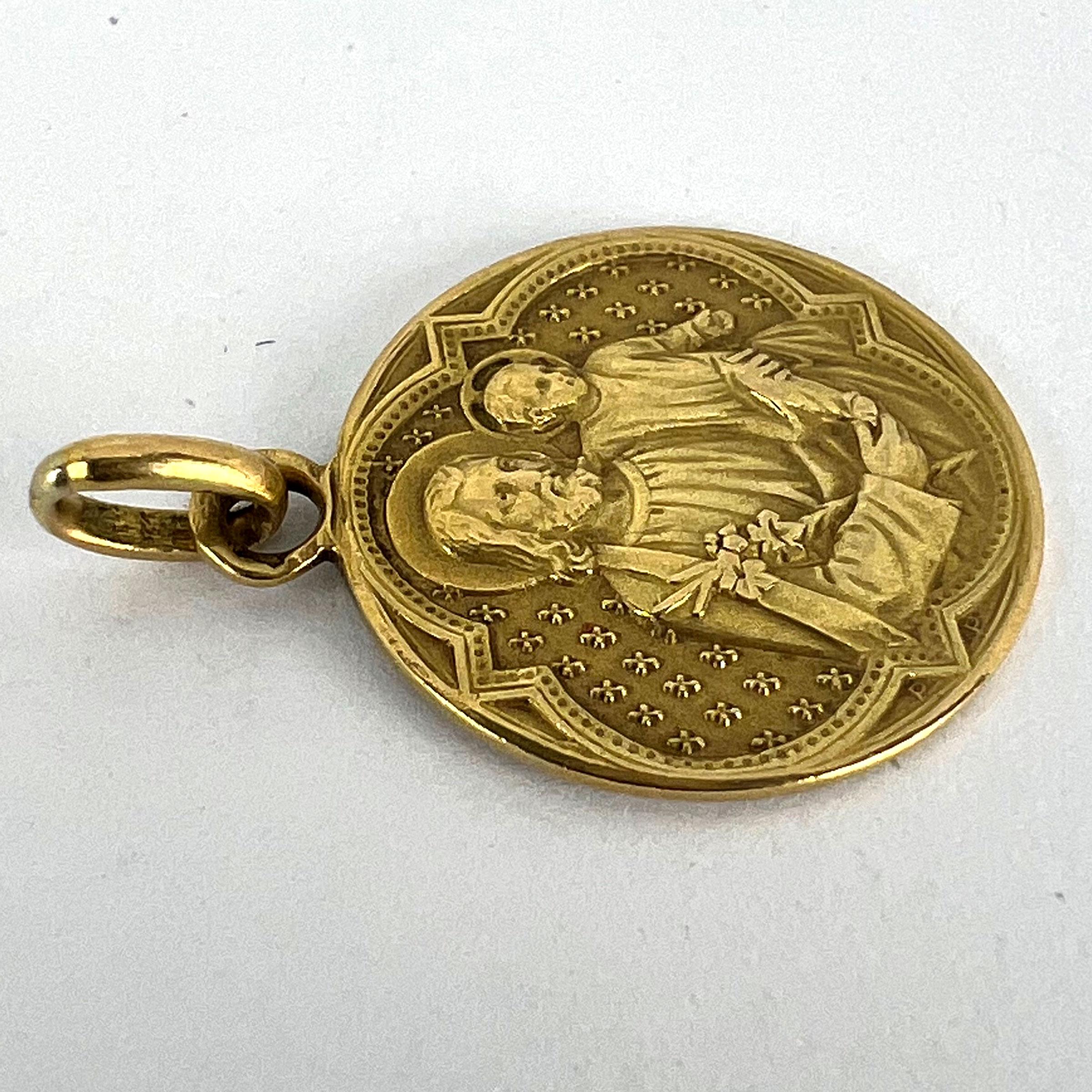 Pendentif médaille en or jaune 18K Joseph et Jésus français en vente 11