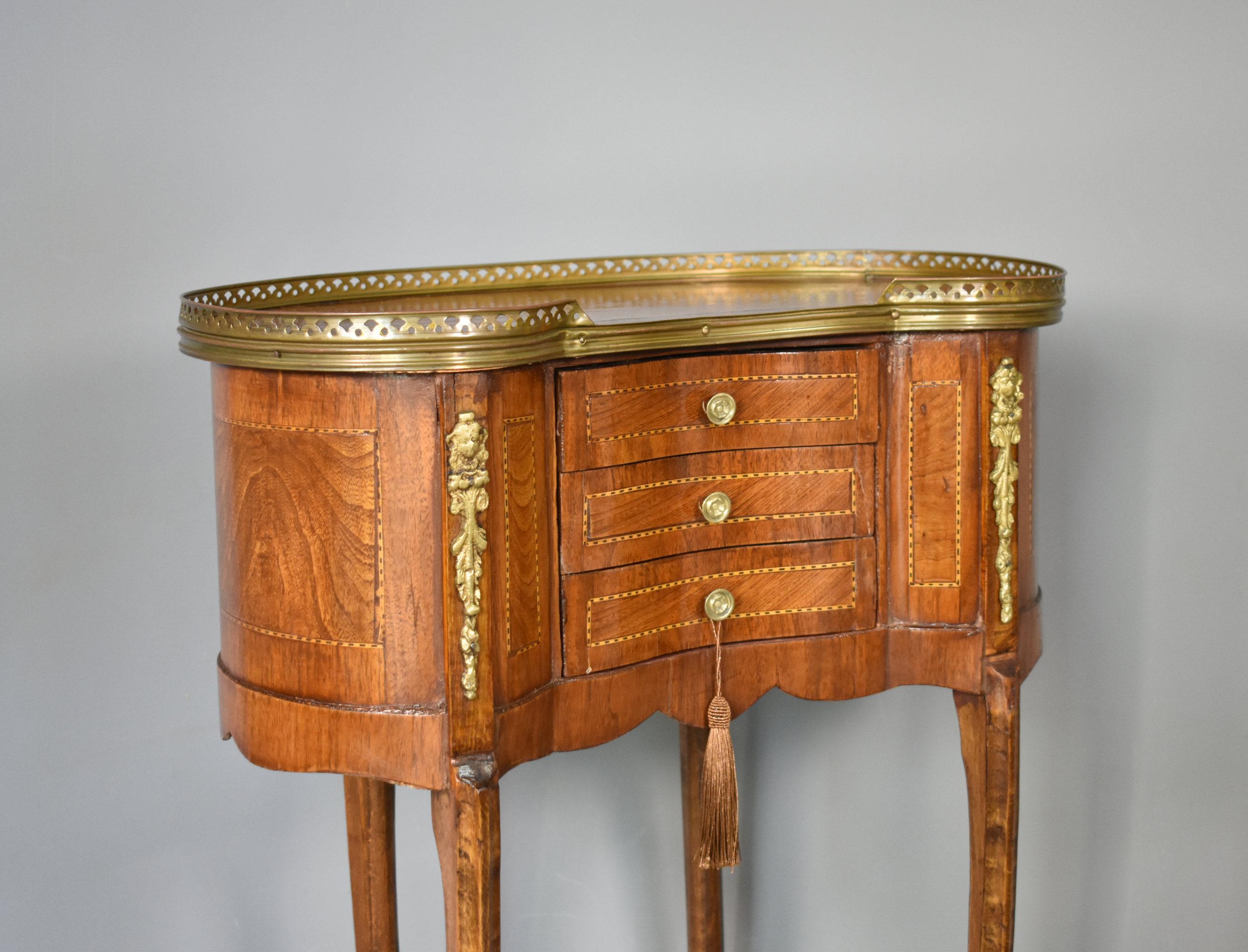 French Kidney-Shaped Side Table Louis XVI Style For Sale 1