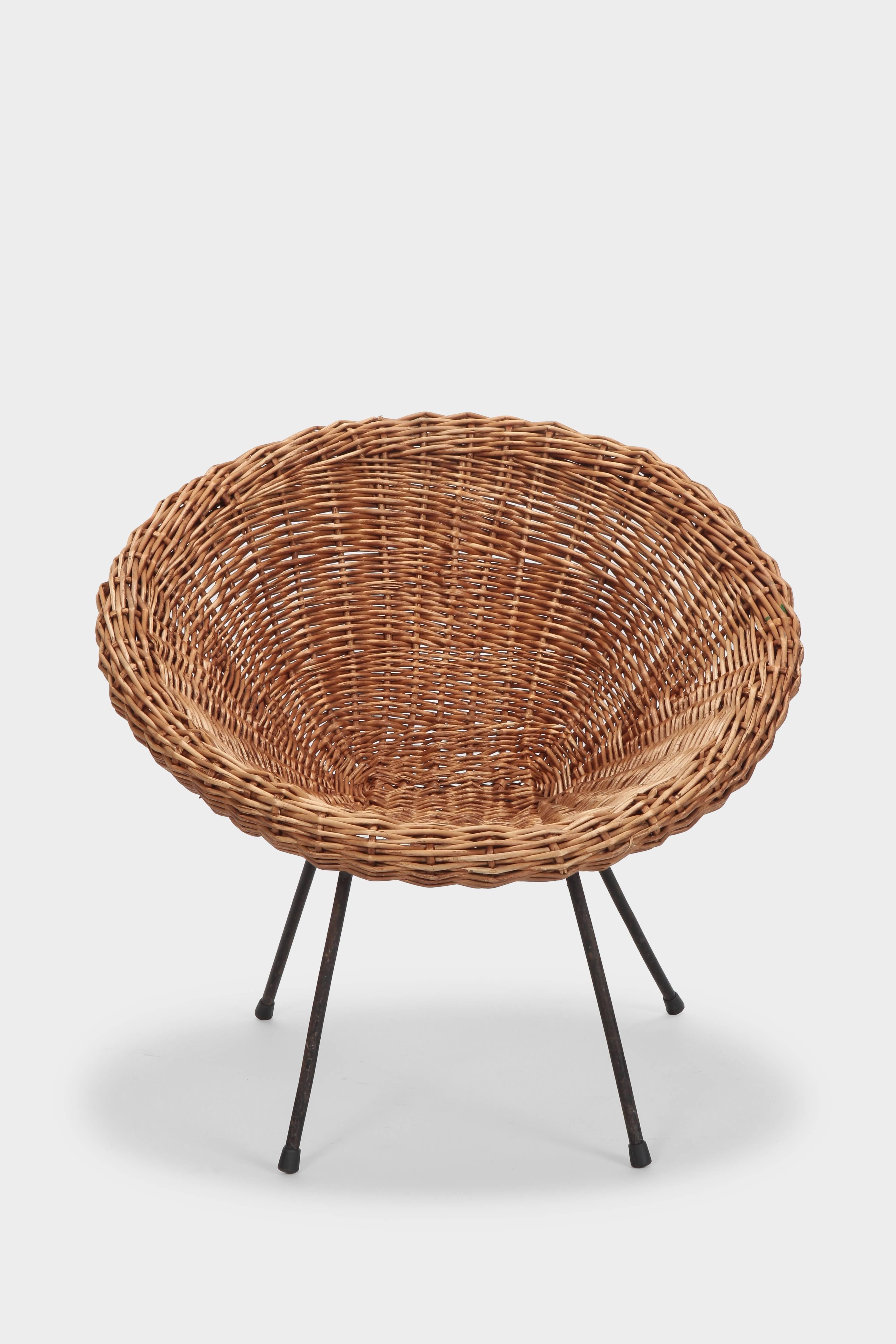 French Kid’s Wicker Chair, 1960s In Excellent Condition In Basel, CH