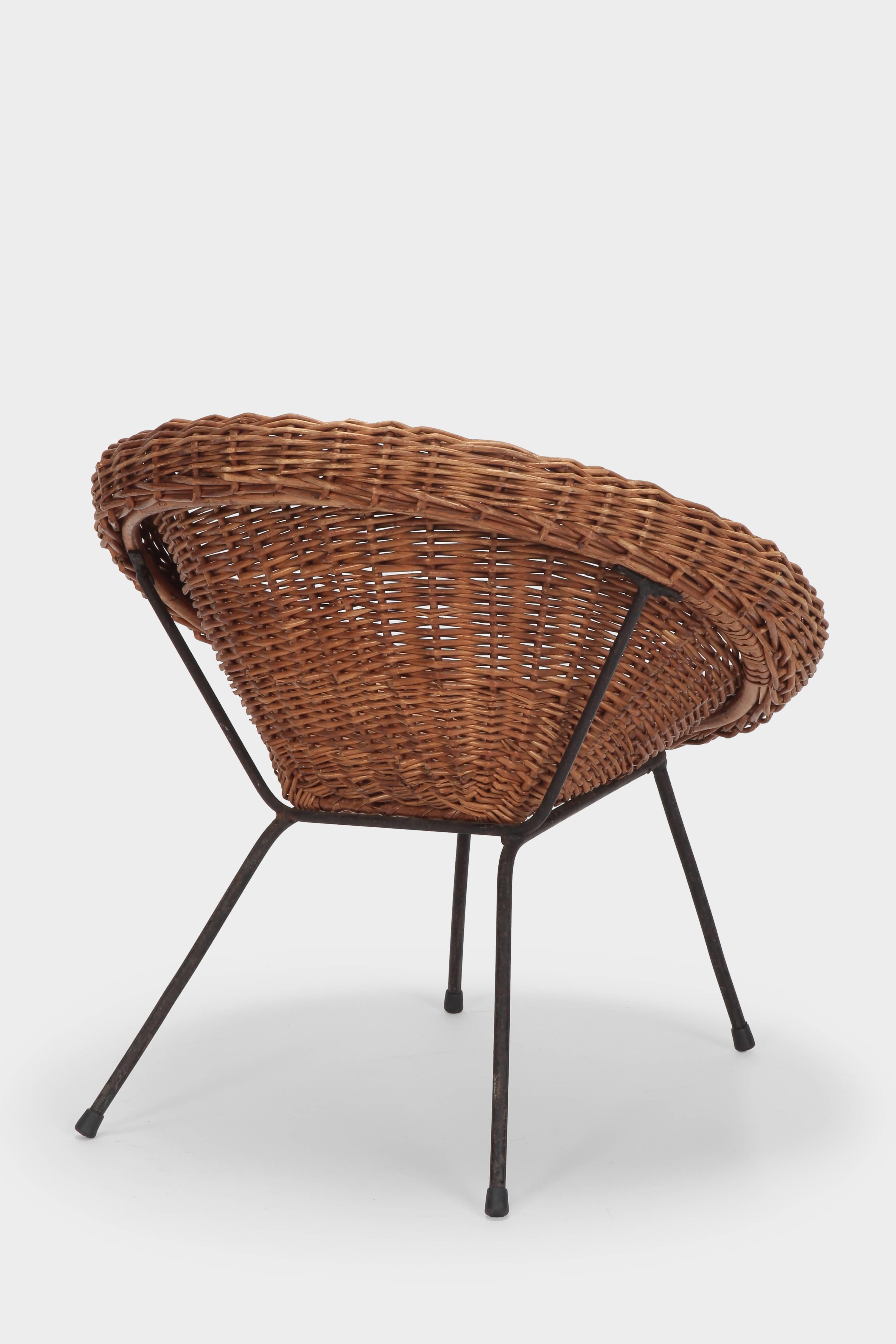 French Kid’s Wicker Chair, 1960s 1