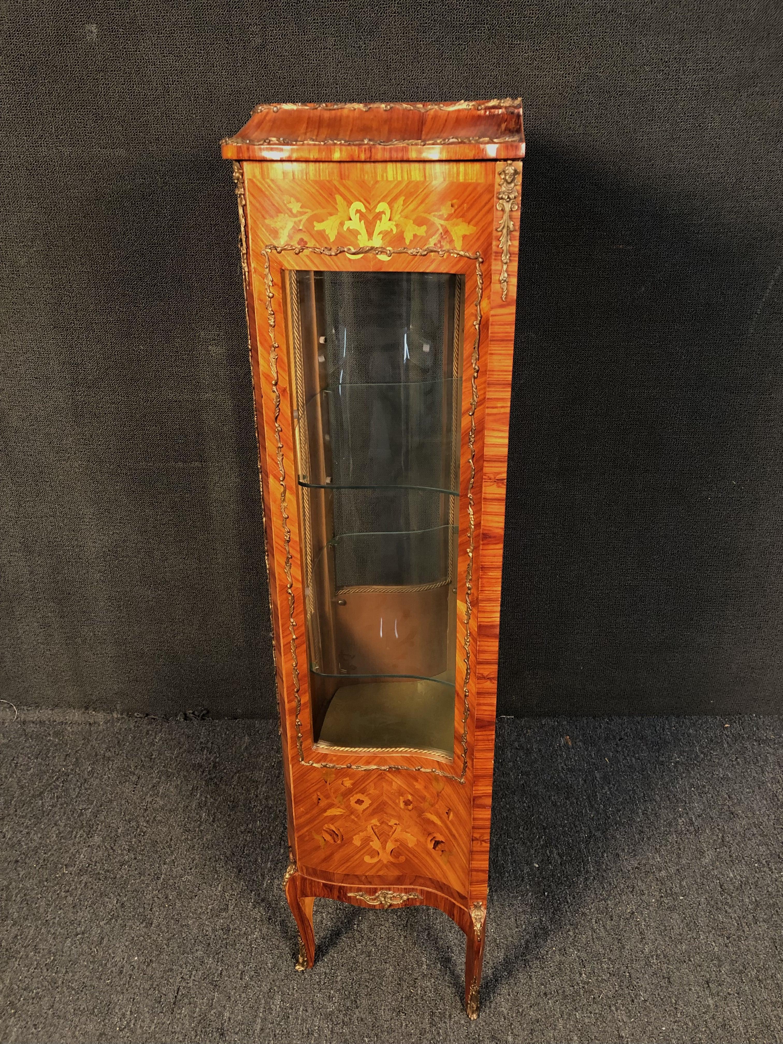 French Kingwood 19th Century Display Cabinet For Sale 13