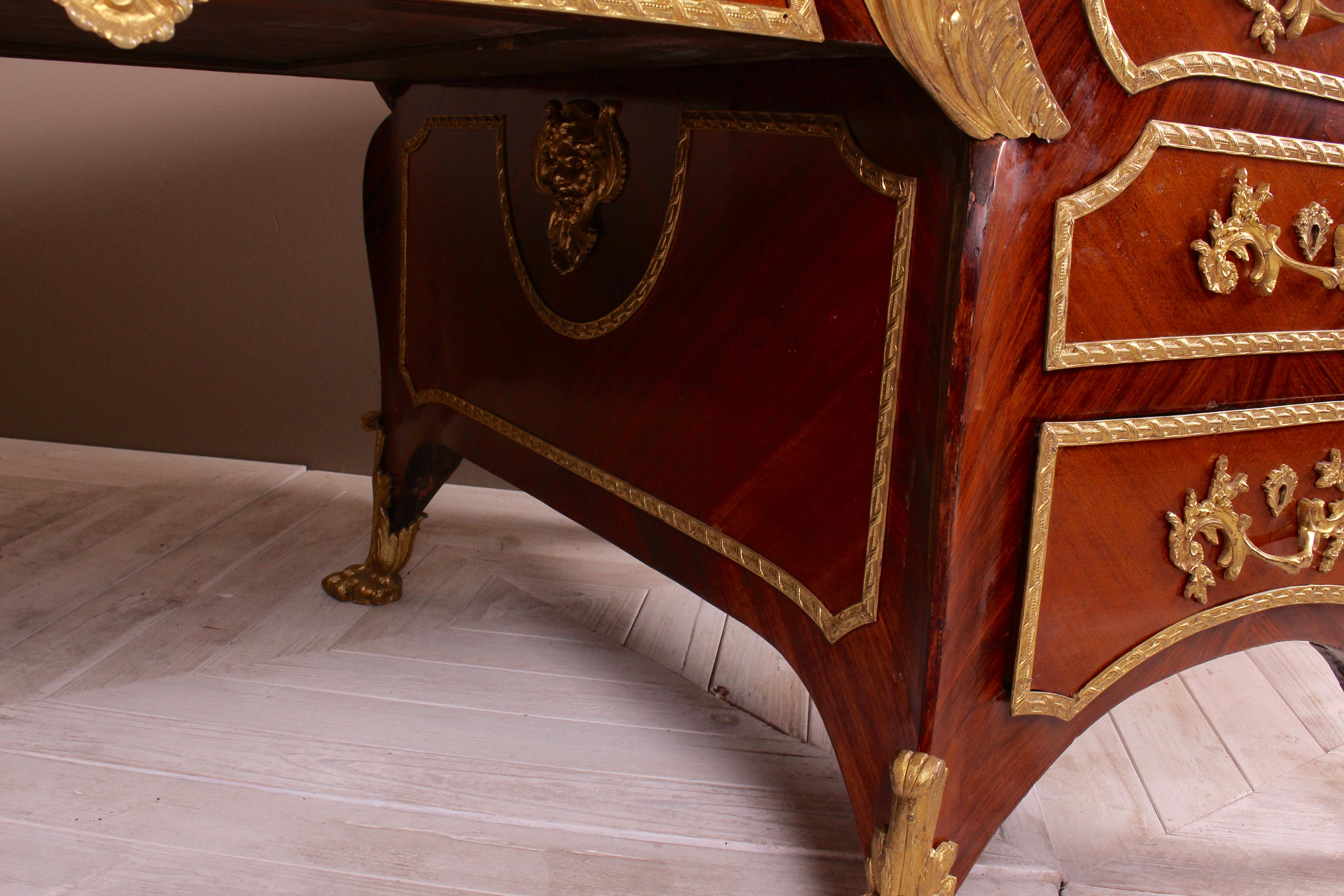 French Kingwood and Ormolu Bureau Plat Late 19th Century by Au Gros Chene, Paris For Sale 6