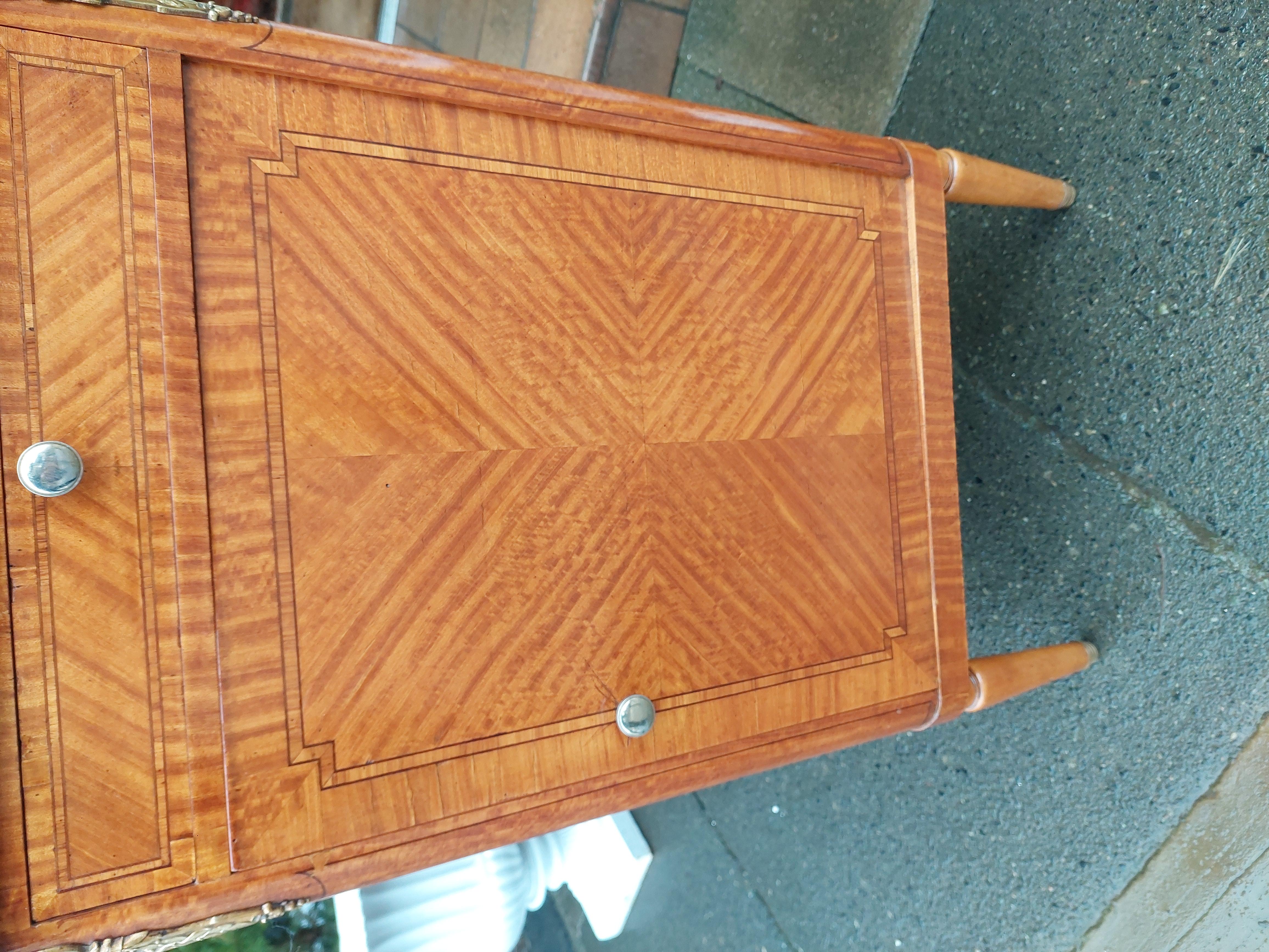 French Kingwood and Satinwood Pot Cupboard, late 19thC For Sale 4