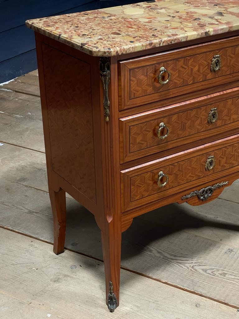 French Kingwood Parquetry Commode Chest of Drawers For Sale 5