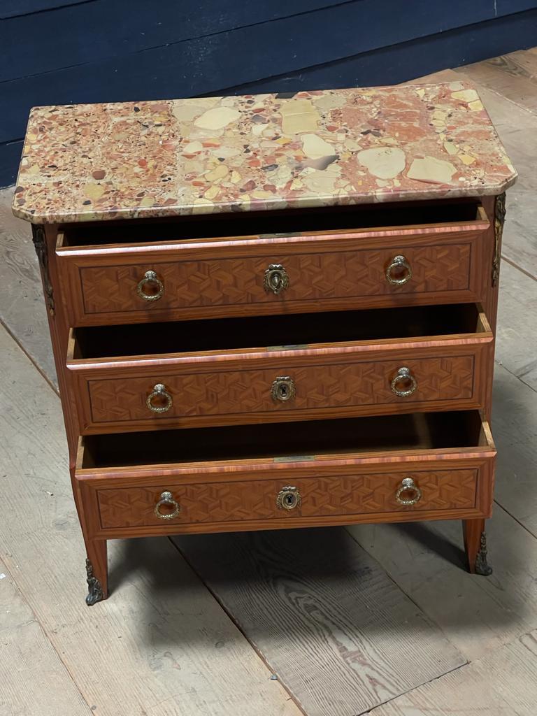 Early 20th Century French Kingwood Parquetry Commode Chest of Drawers For Sale