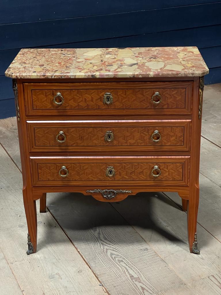 French Kingwood Parquetry Commode Chest of Drawers For Sale 1
