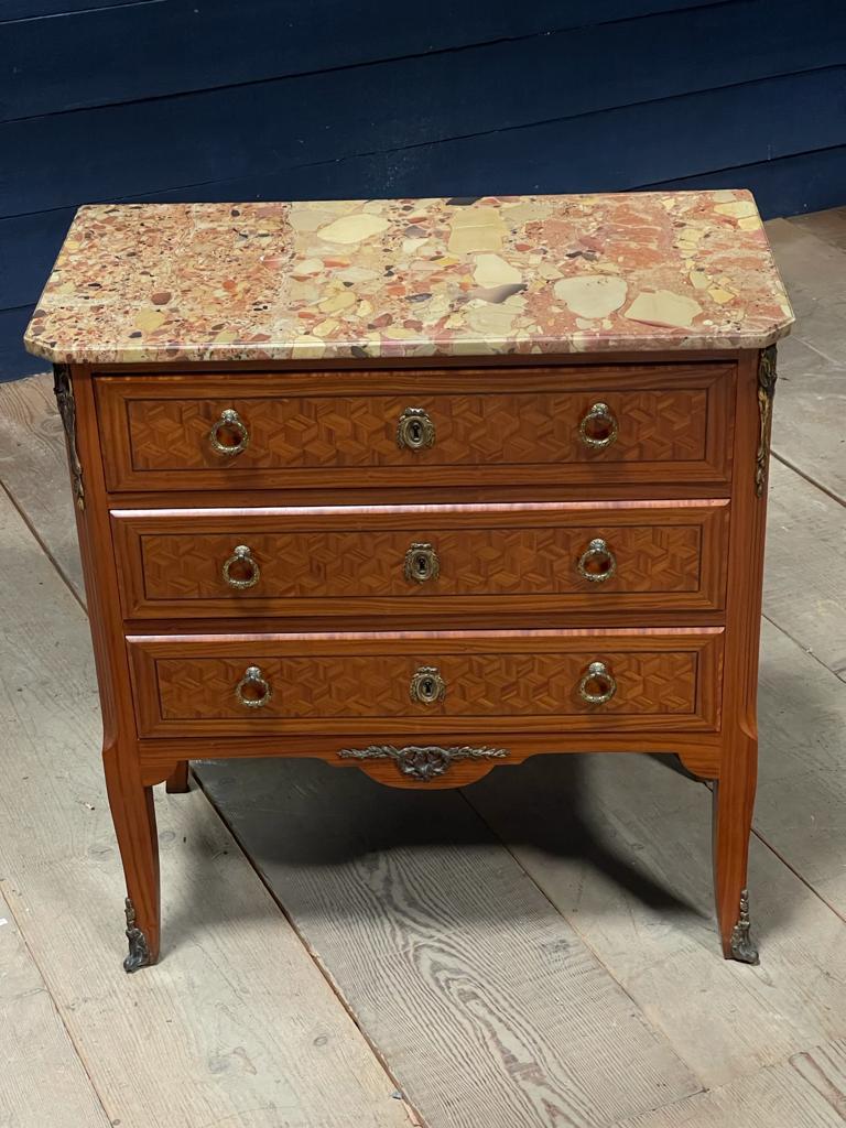 French Kingwood Parquetry Commode Chest of Drawers For Sale 2