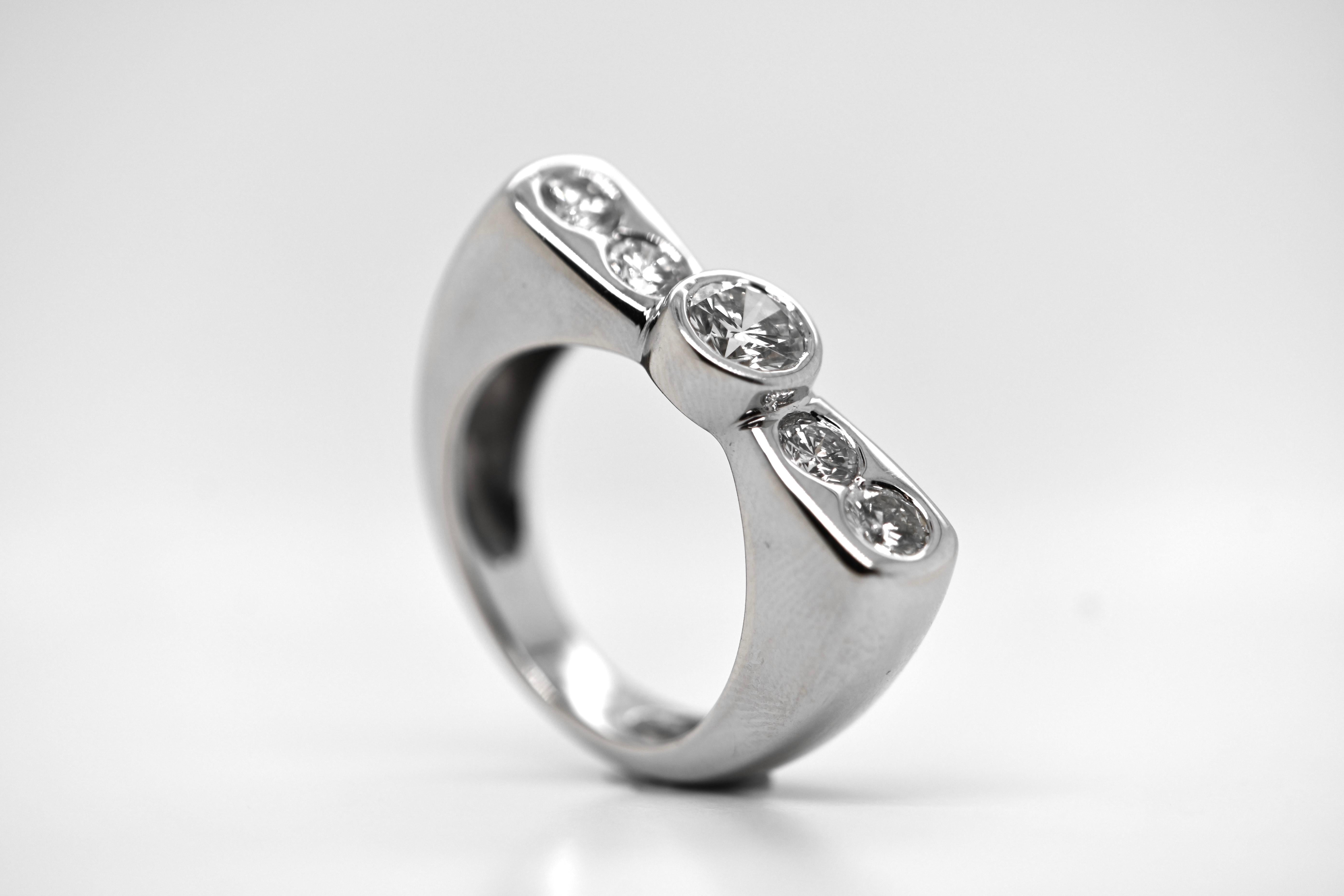 Art Deco French Knot Ring  5 Diamonds 1.8 Karat White Gold 18 Karat For Sale