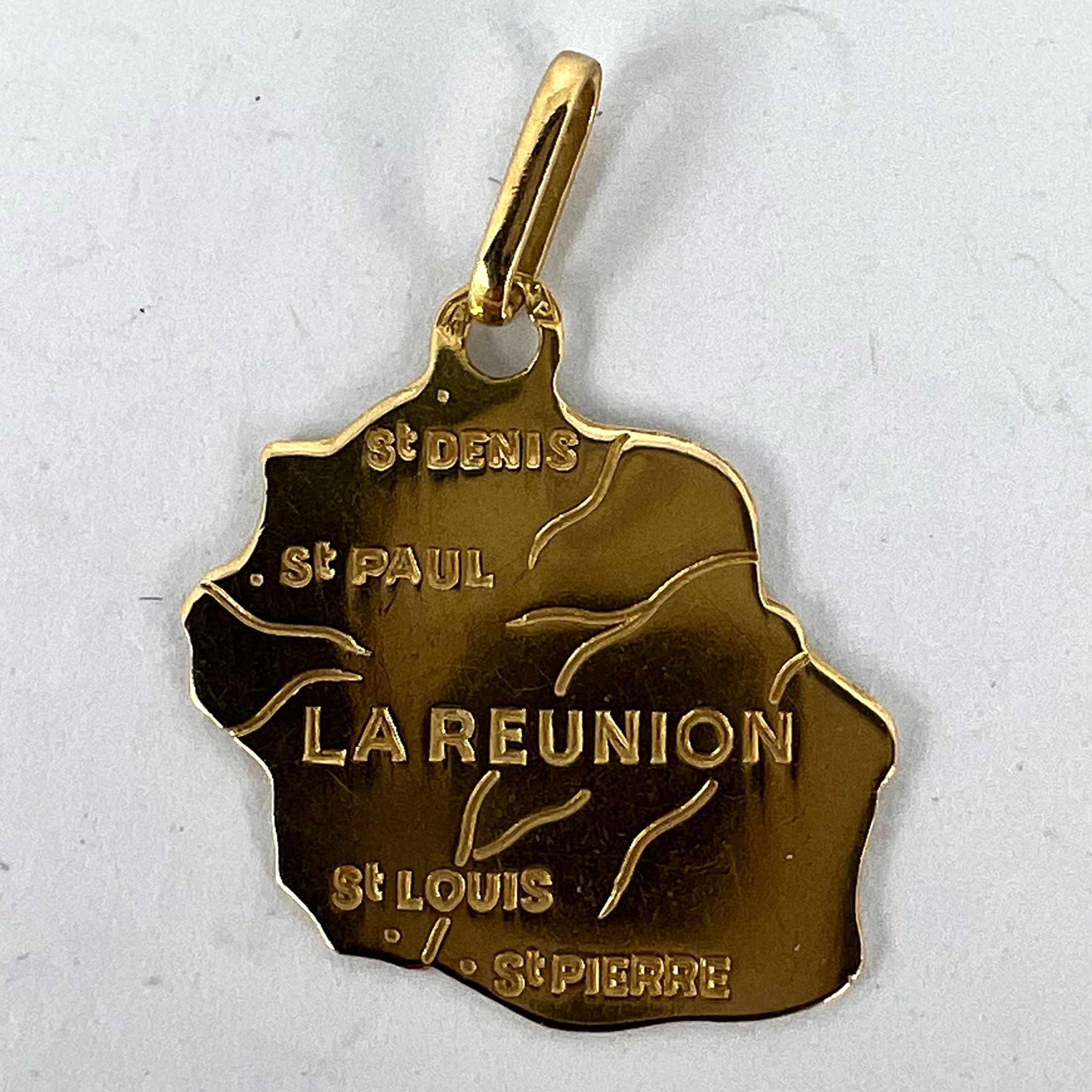 French La Reunion Island Map 18 Karat Yellow Gold Charm Pendant For Sale 7