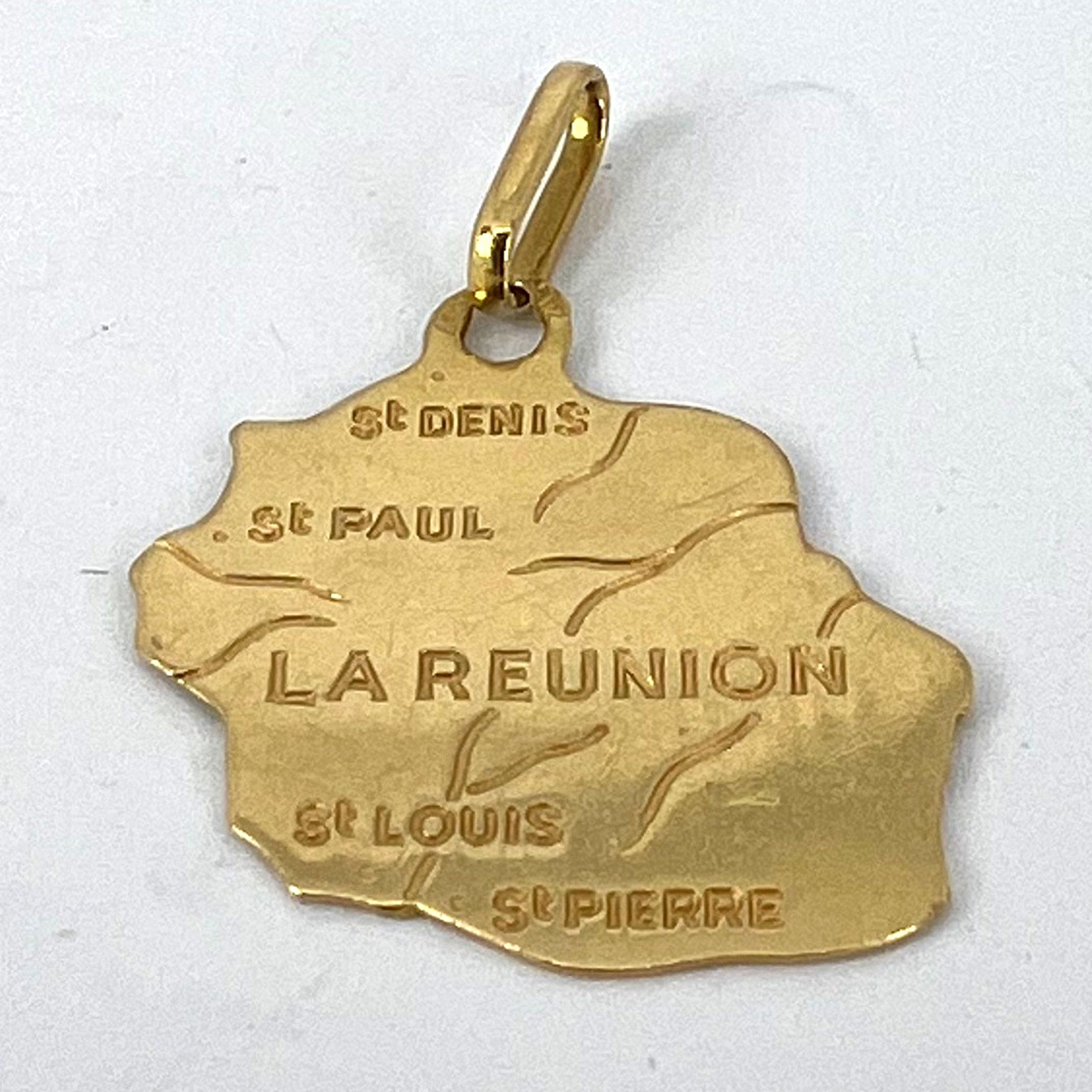 French La Reunion Island Map 18 Karat Yellow Gold Charm Pendant For Sale 9