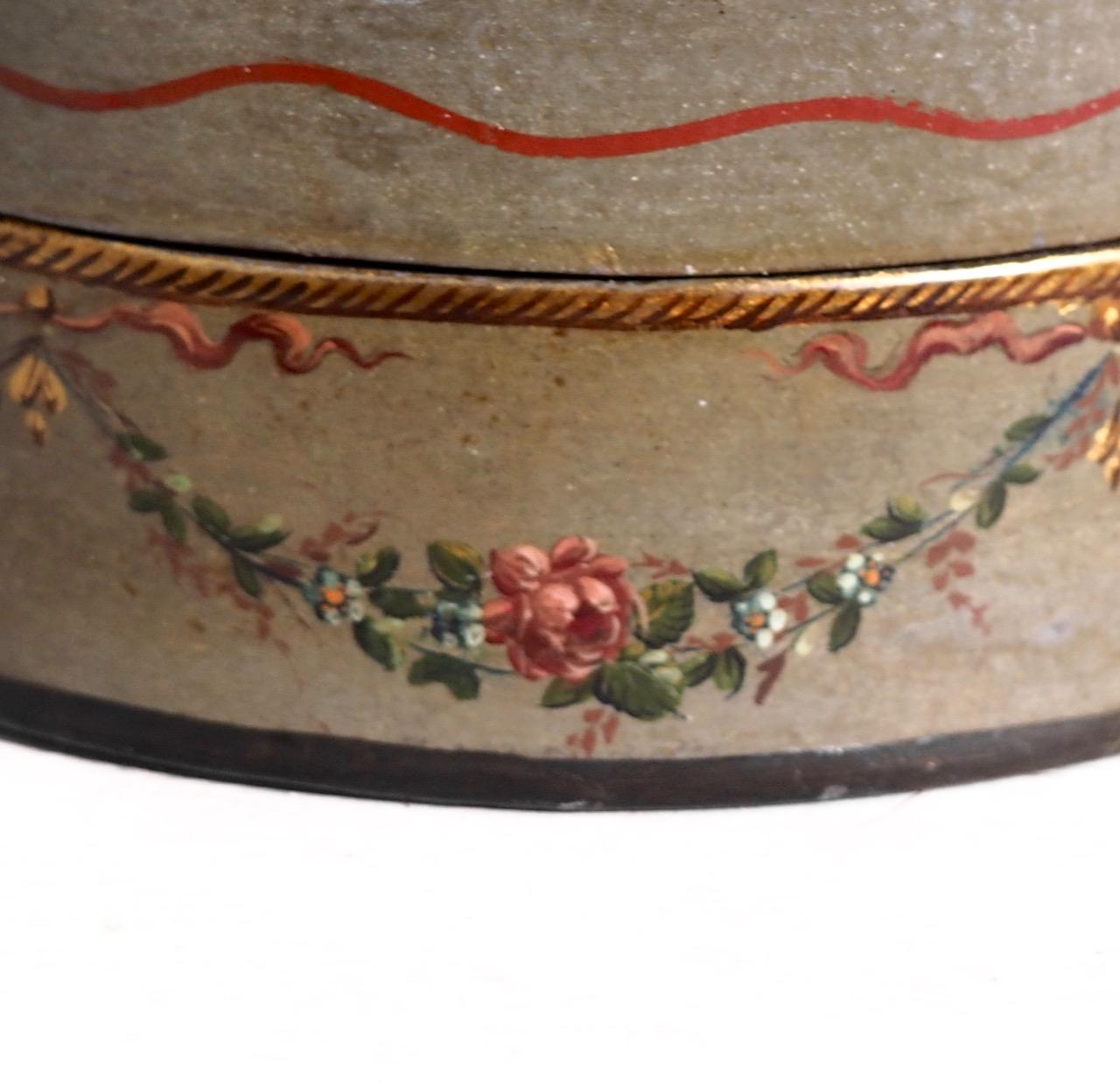 French lacquer box with original paint in bottom, top and sides, attributed to Niklas Lafrensen the younger. Inside painted in guilt, circa 1780.