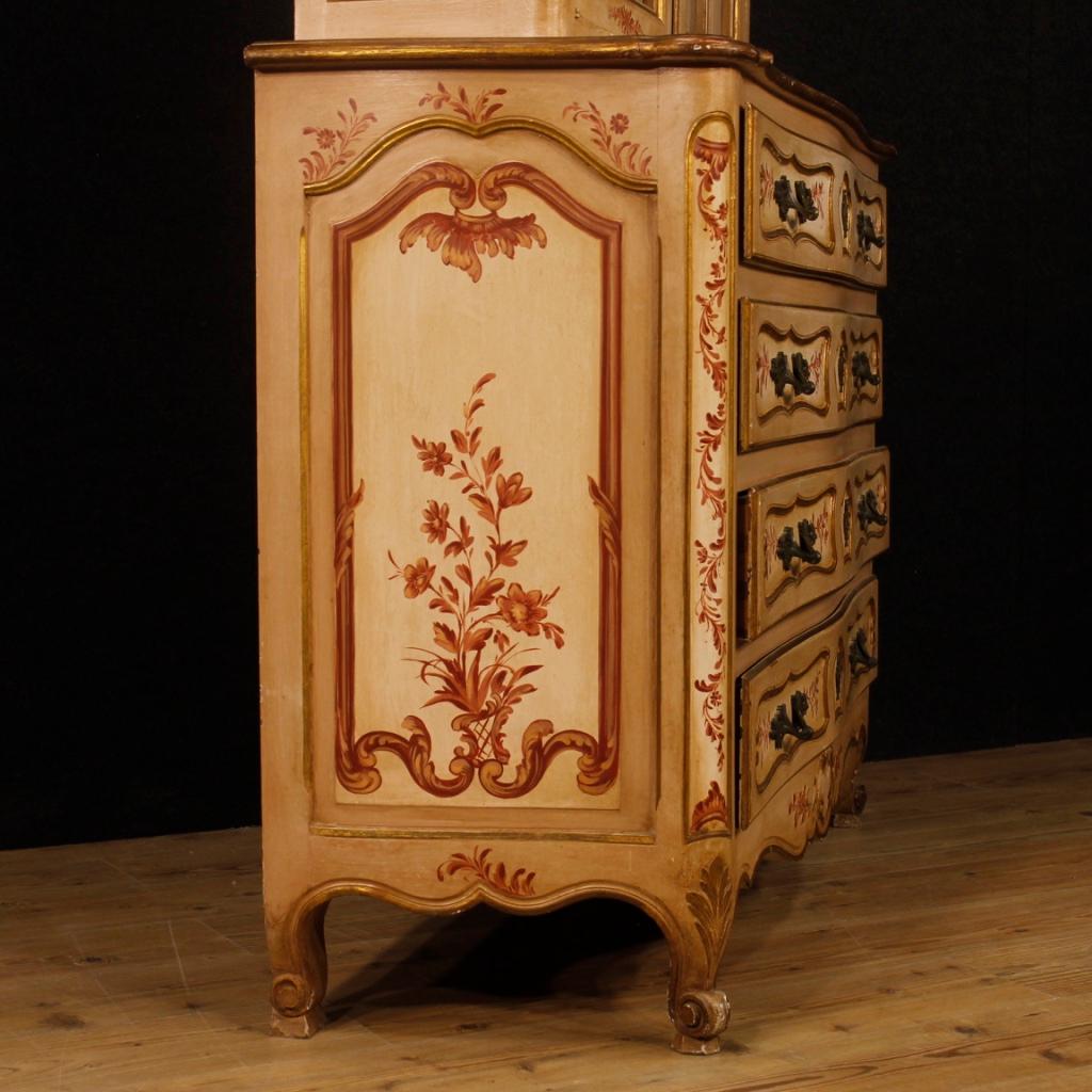 French Lacquered, Painted and Gilded Showcase, 20th Century For Sale 5
