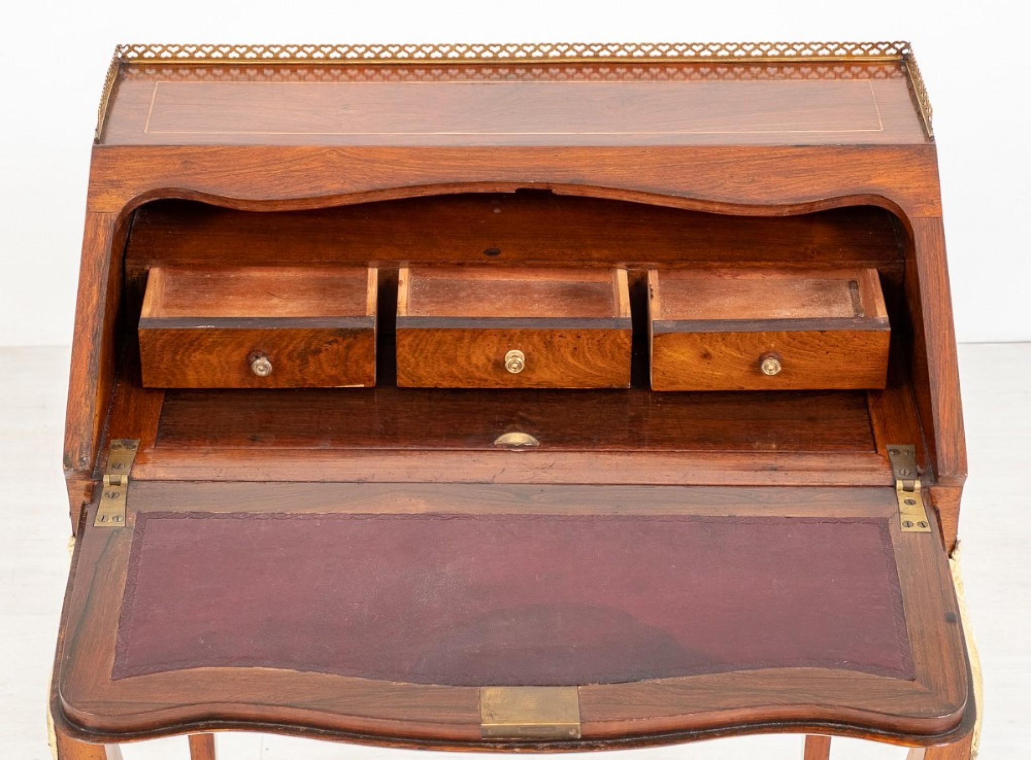 French Ladies Desk Antique Bureau De Dame, 1860 In Good Condition For Sale In Potters Bar, GB