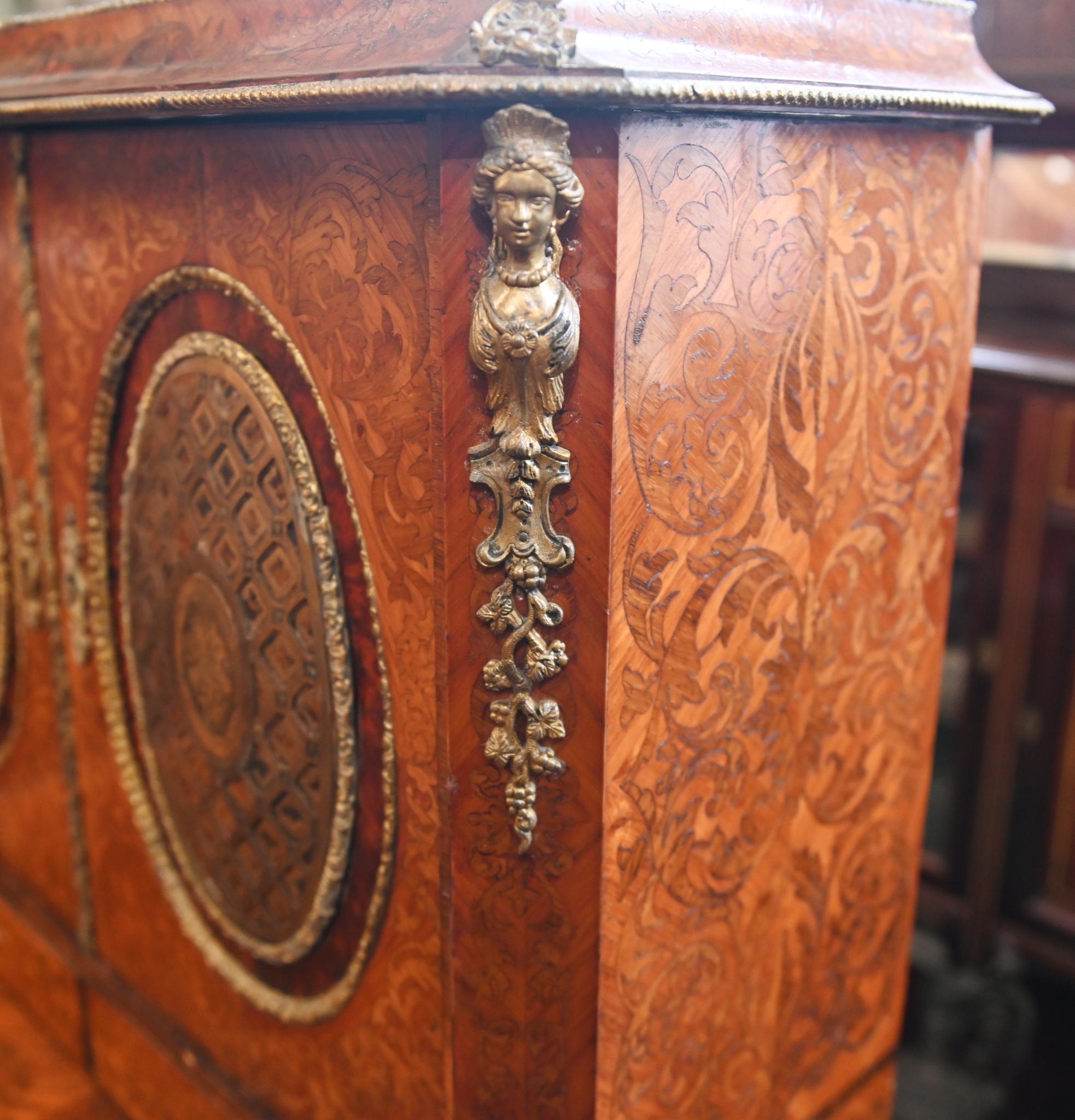 Scrivania da donna francese Bureau intarsiata in noce Bonheur de Jour 1880 in vendita 5