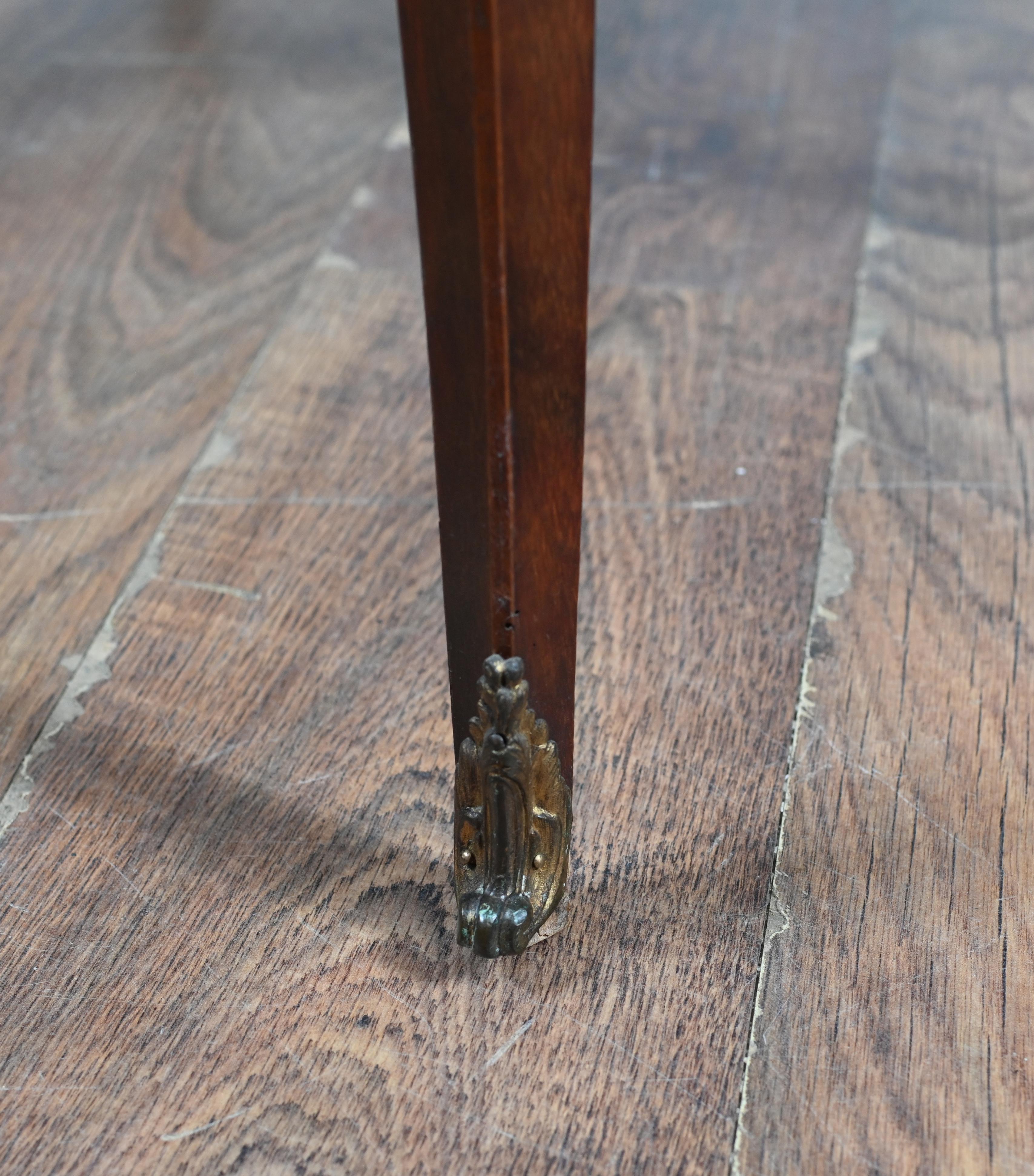 French Ladies Desk Kidney Bean Bonheur Du Jour Louis XV-style For Sale 5
