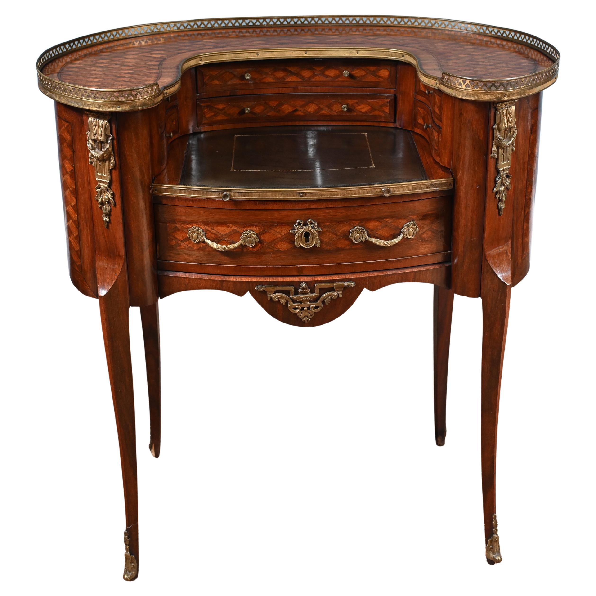 French Ladies Desk Kidney Bean Bonheur Du Jour Louis XV-style For Sale