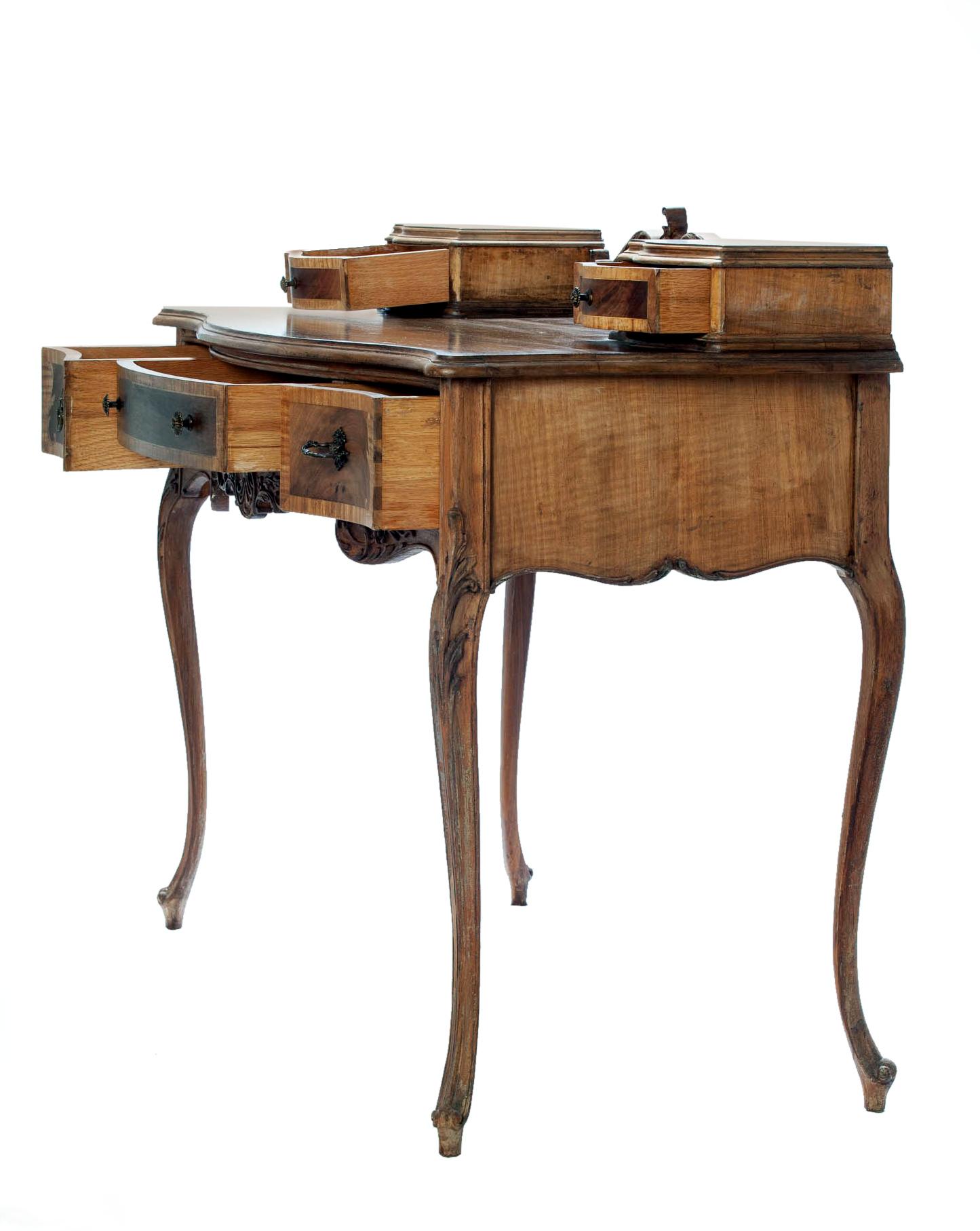 French Ladies Writing Desk In Good Condition In Malibu, CA