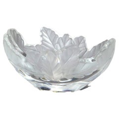 Bol en verre d'art Lalique français en forme de feuille 20ème siècle