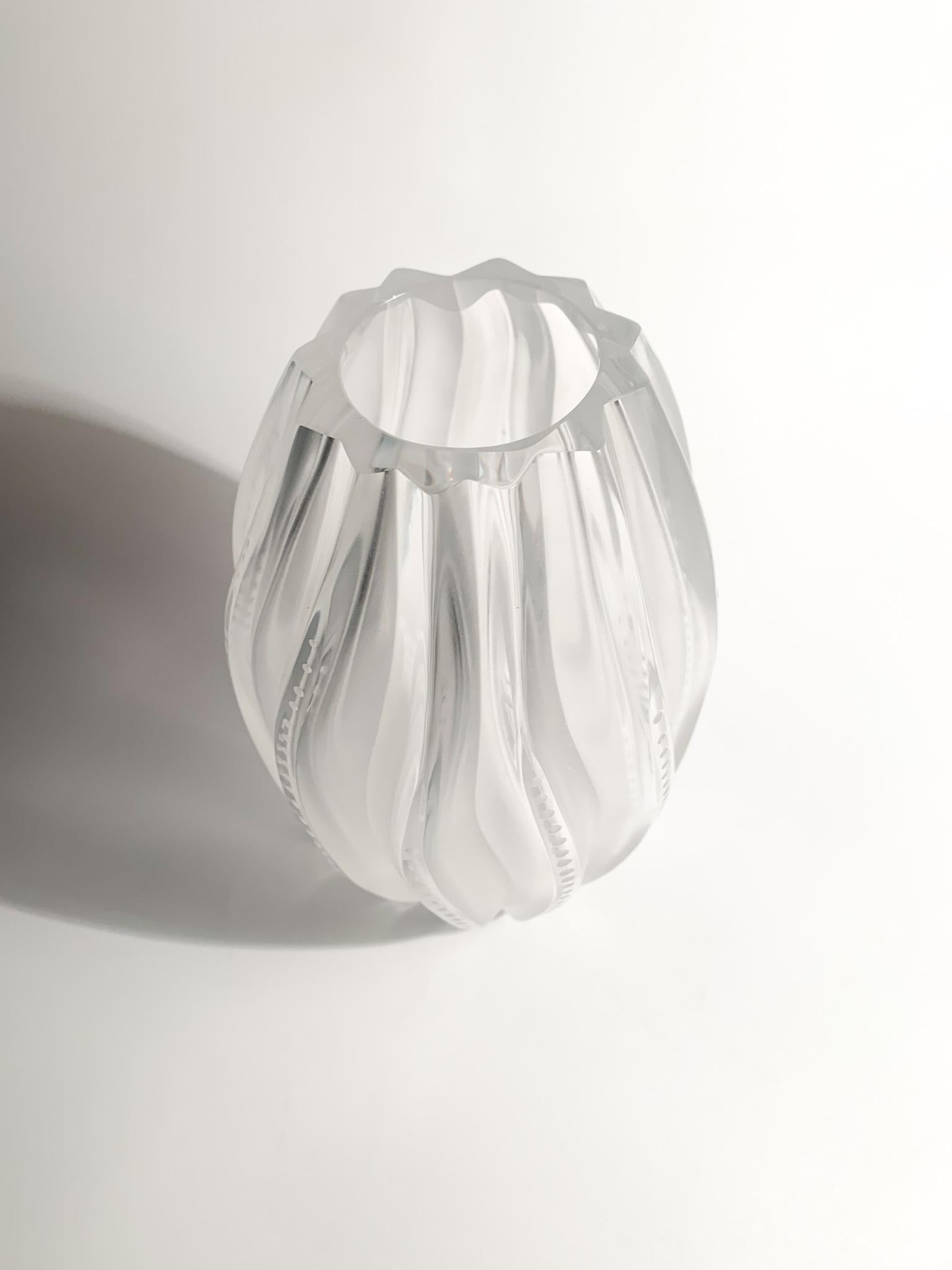 French Lalique Crystal Medusa Vase from the 1970s For Sale 2