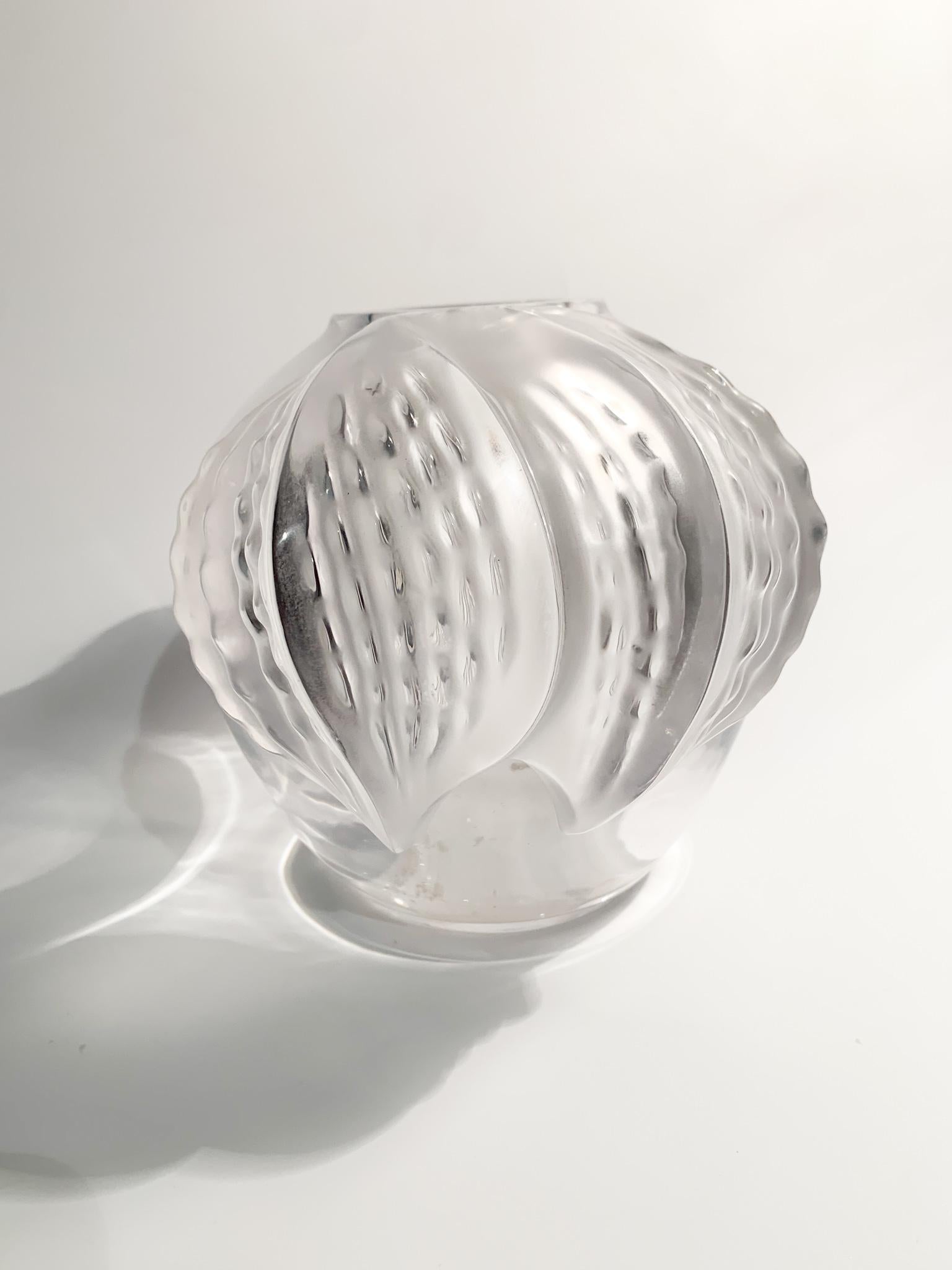 French Lalique Crystal Vase, San Diego Model, 1940s For Sale 5