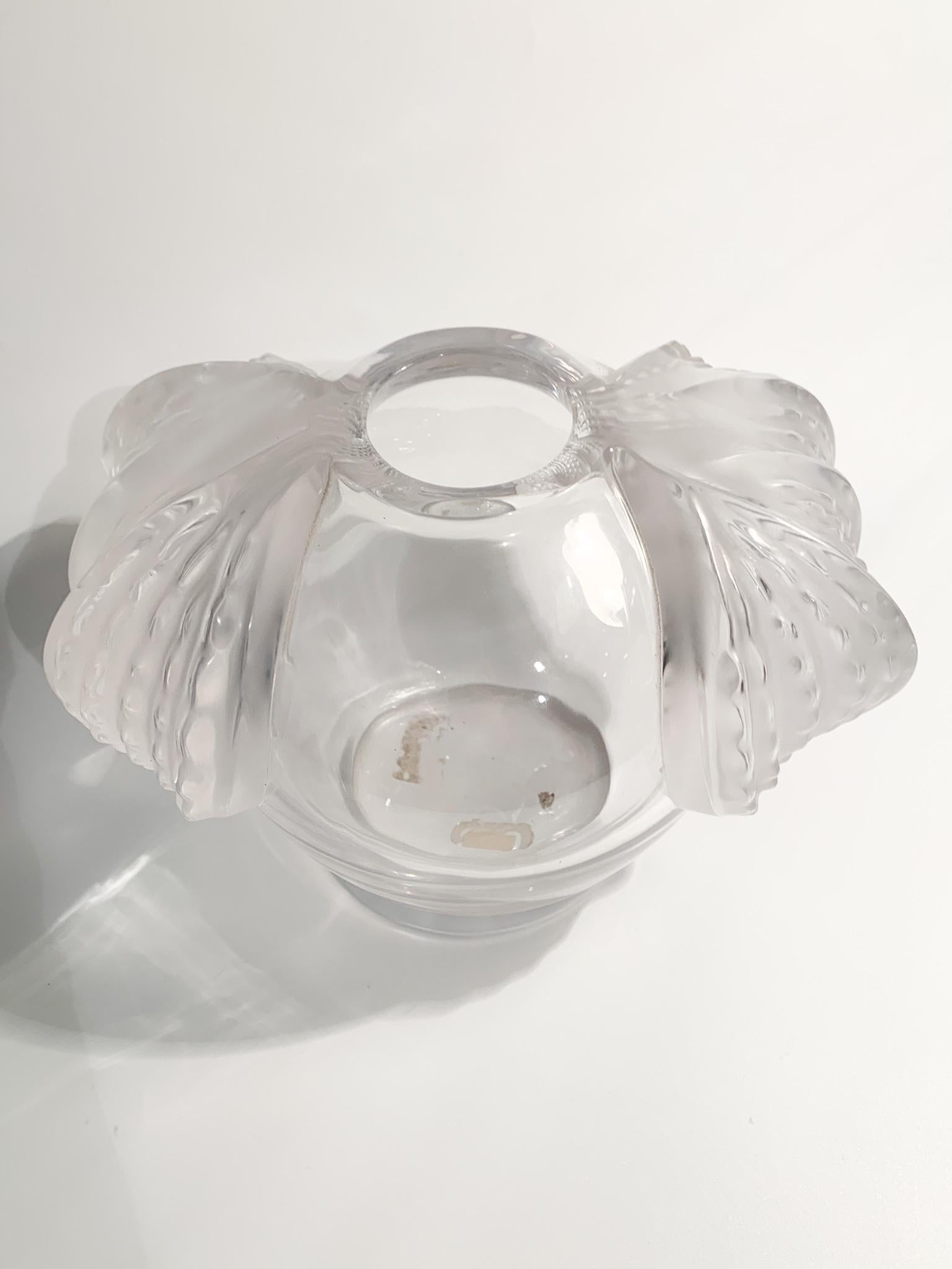 French Lalique Crystal Vase, San Diego Model, 1940s For Sale 1