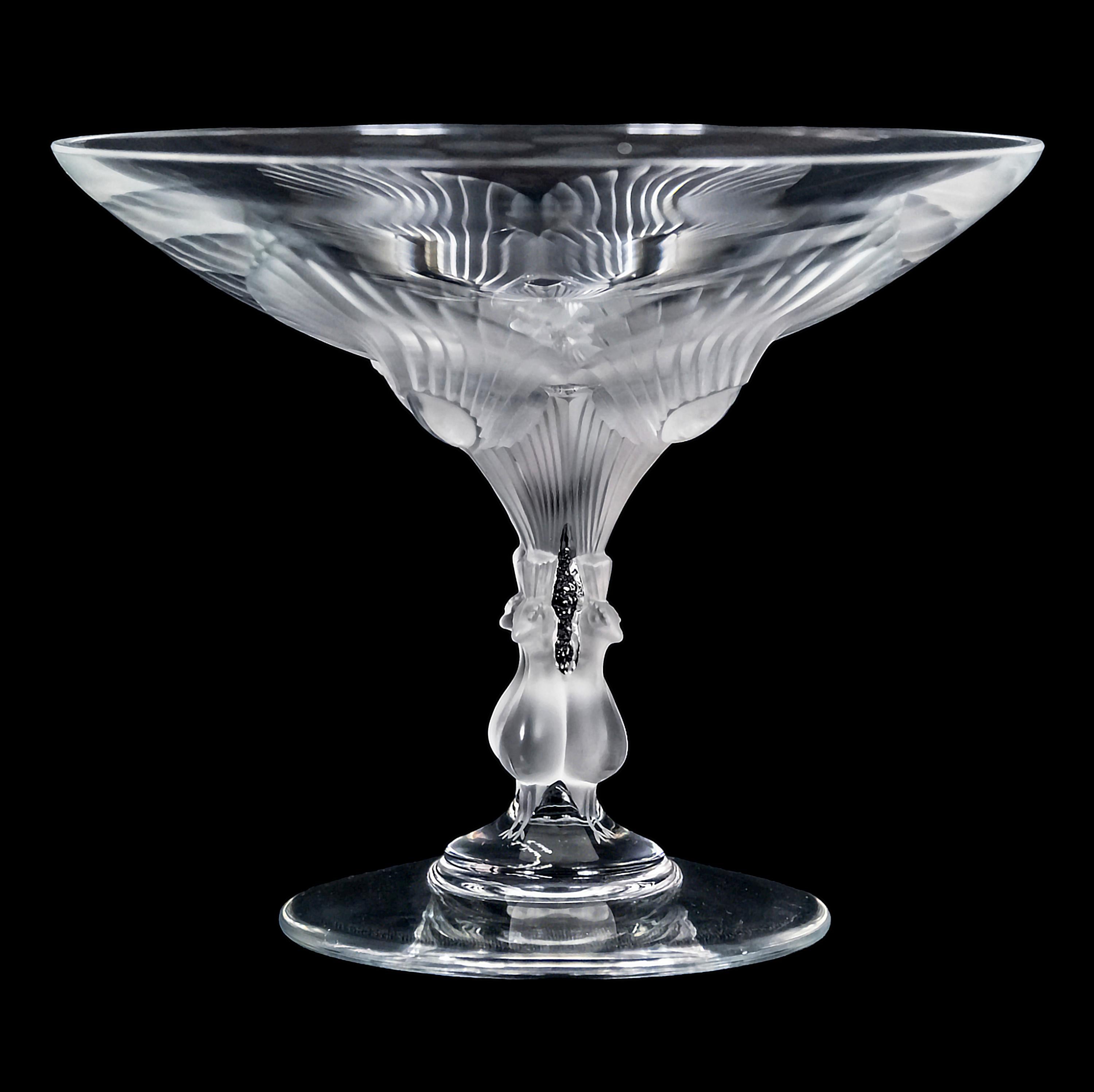 Französische Schale/Coupe aus Lalique-Kristall mit Fuß im Virginia-Design (Moderne der Mitte des Jahrhunderts) im Angebot