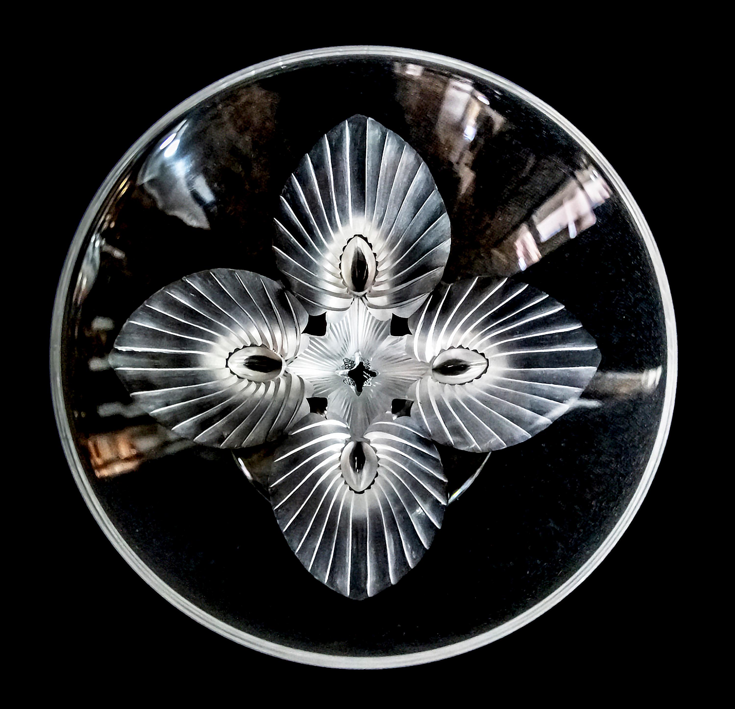 French Lalique Crystal Virginia Design Footed Bowl/Coupe In Good Condition For Sale In Vilnius, LT