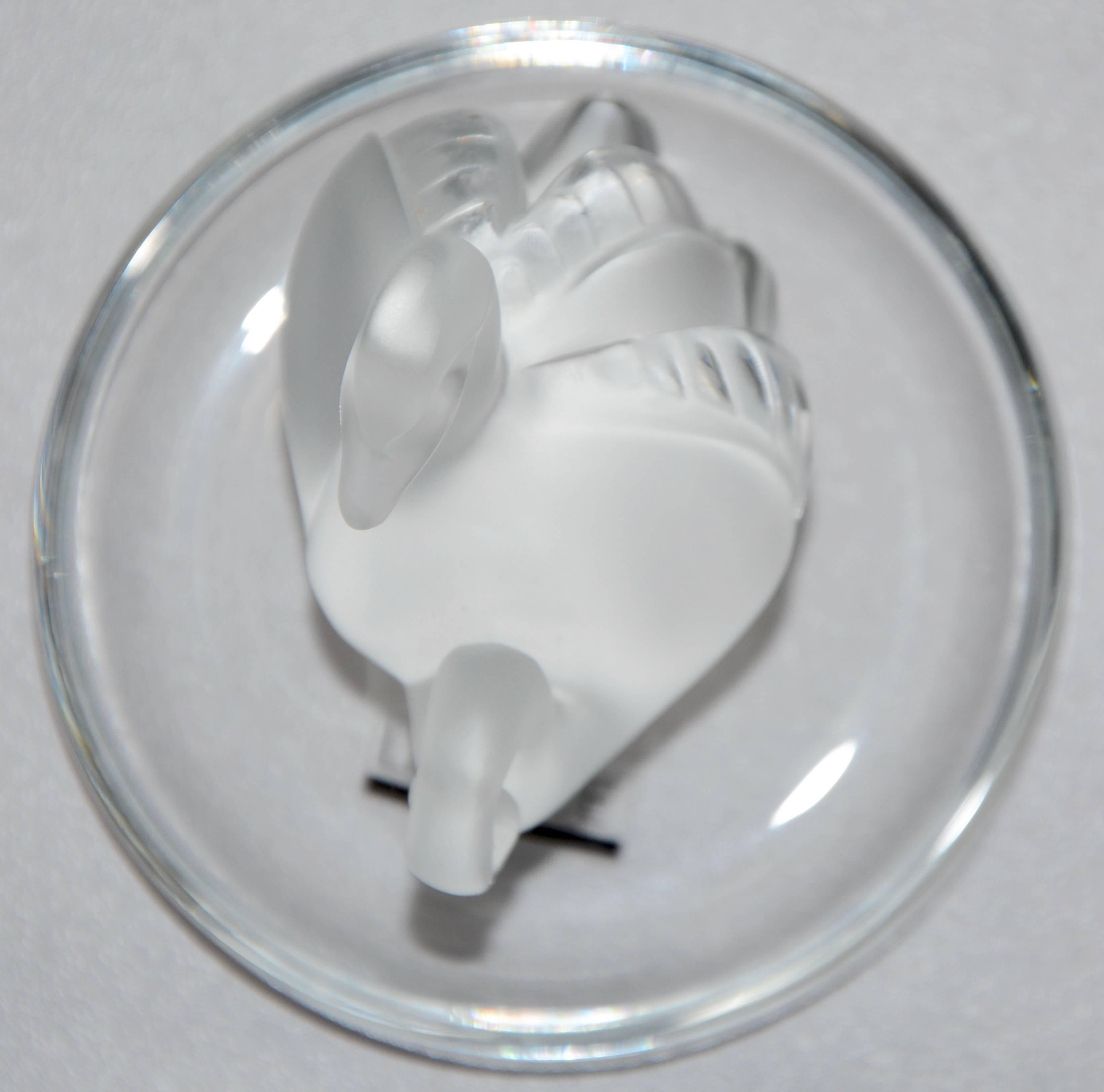 20th Century Lalique Deux Cygnes Pair of Swans Clear and Satin Crystal Ring Dish For Sale