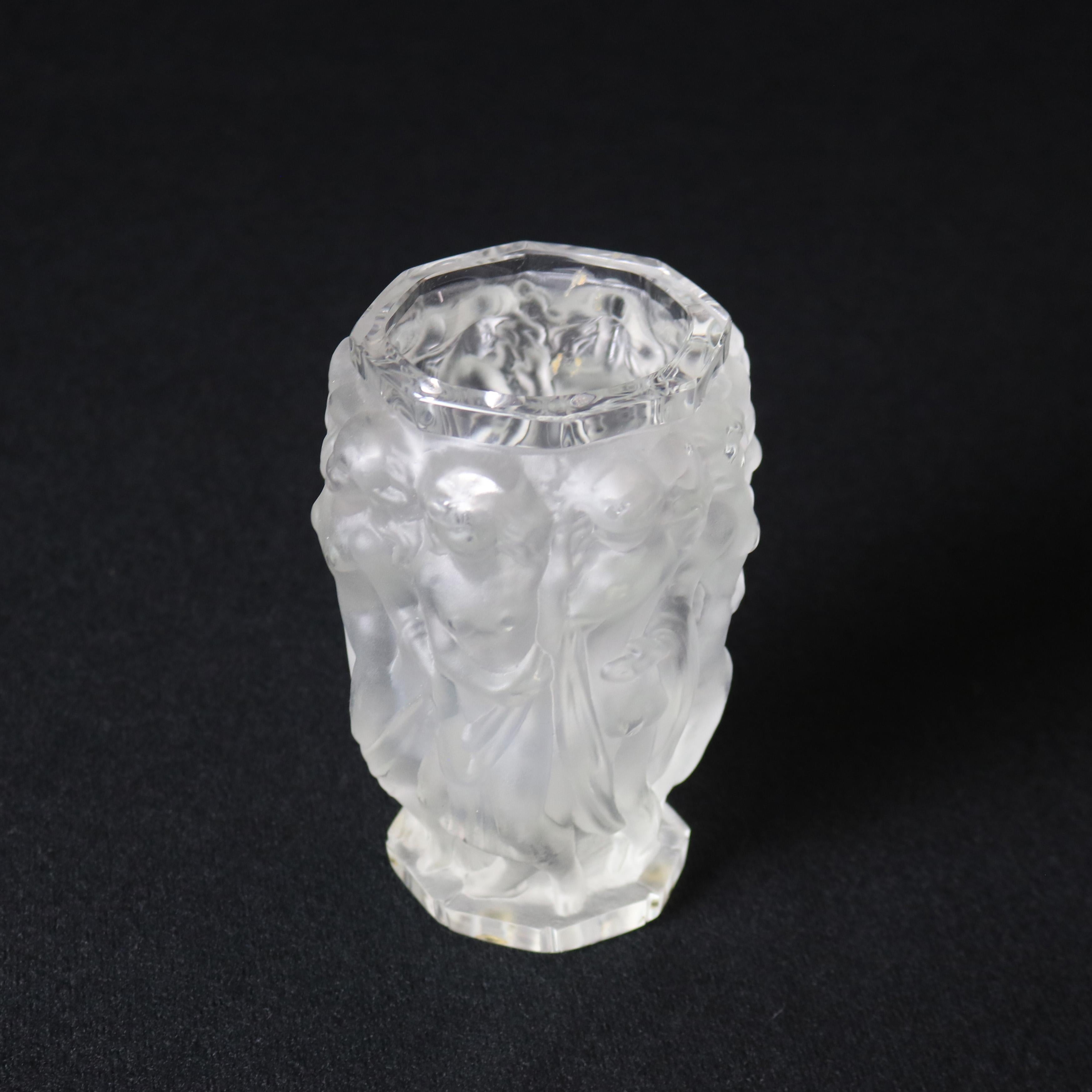 French Lalique School Art Deco Figural Art Glass Vase, circa 1920 In Good Condition For Sale In Big Flats, NY