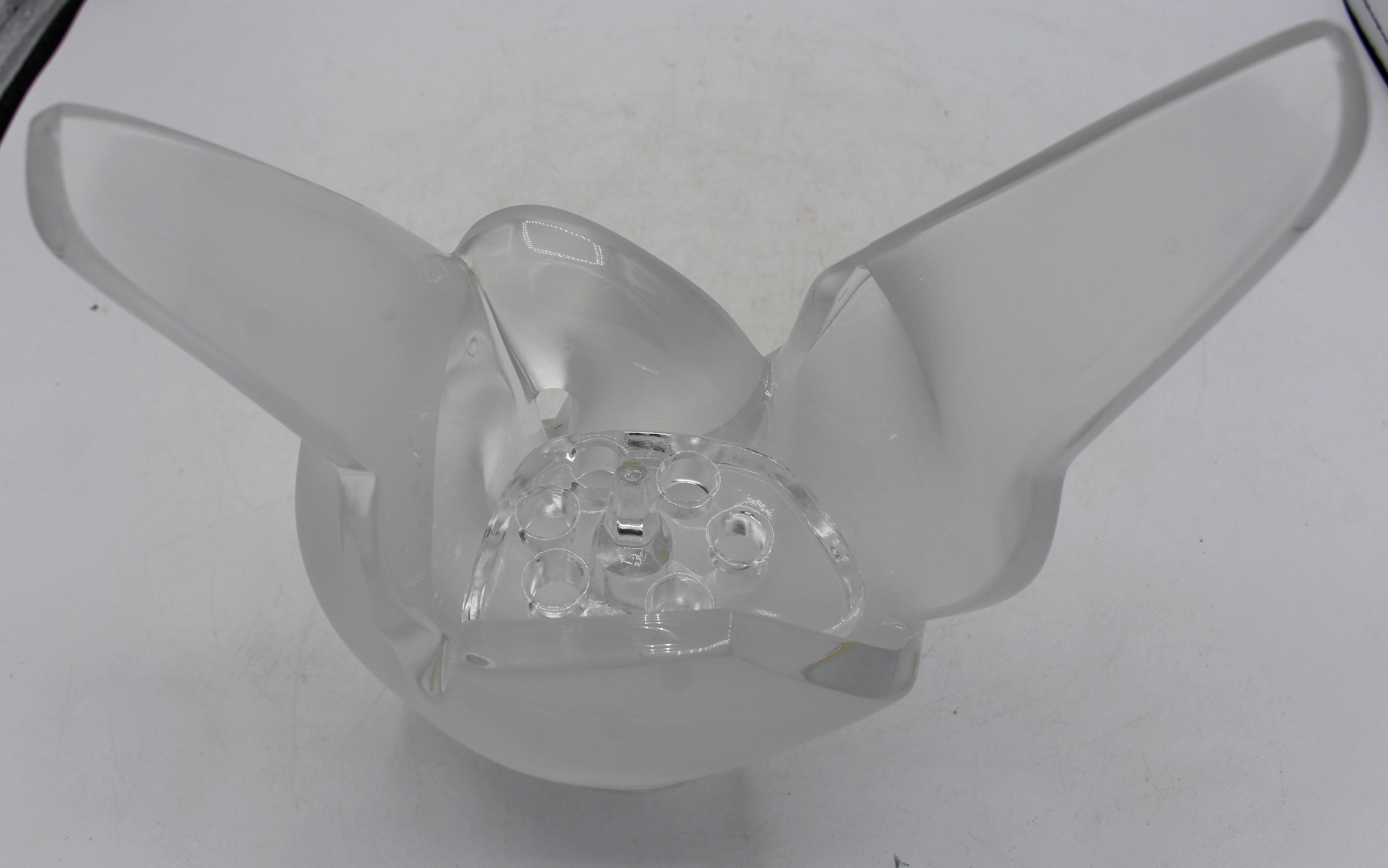 Mid-Century moderno Vaso francese Lalique Sylvie in cristallo con colombe innamorate in vendita